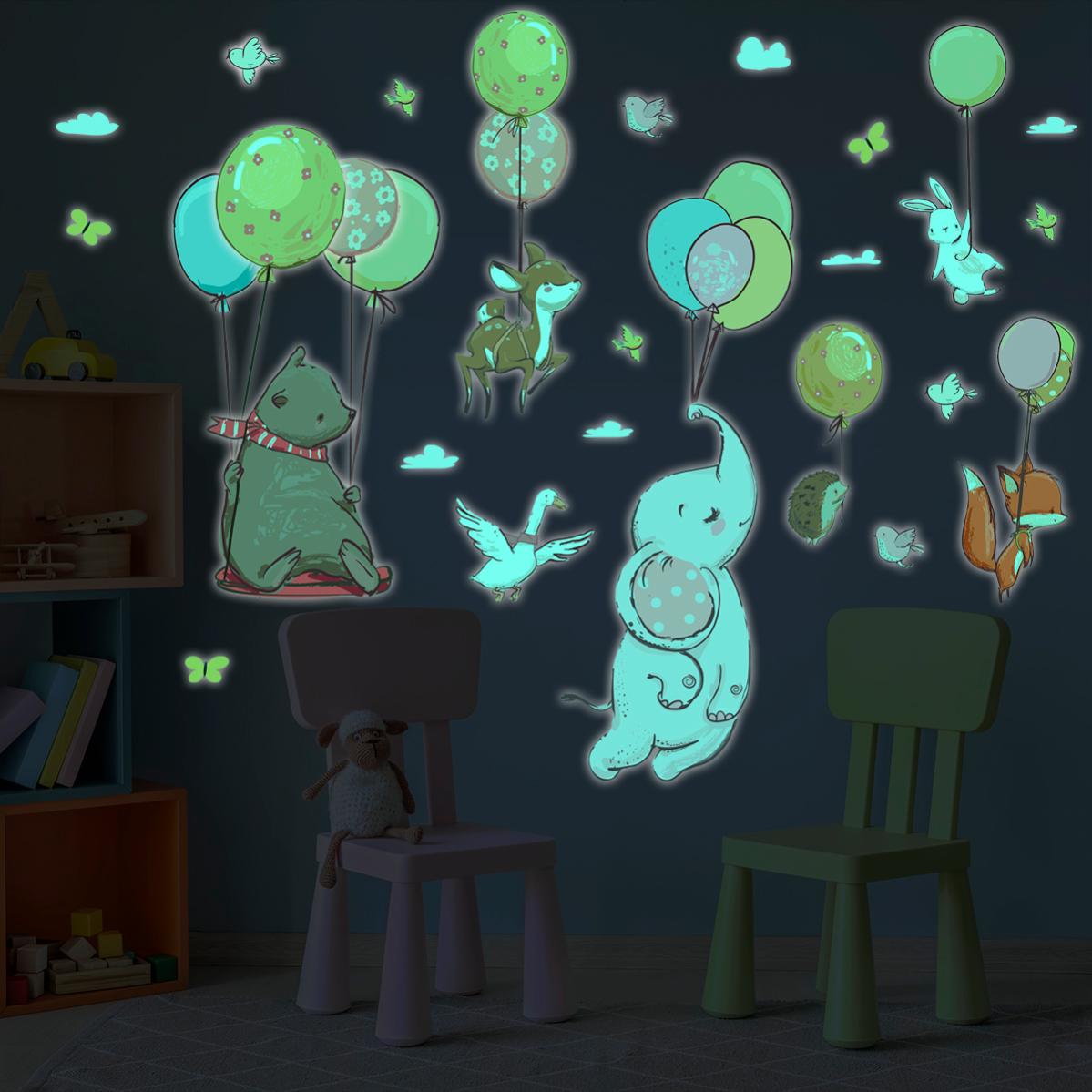 Sticker Phosphorescent Lumineux Animaux Et Ballons Dans Les Airs