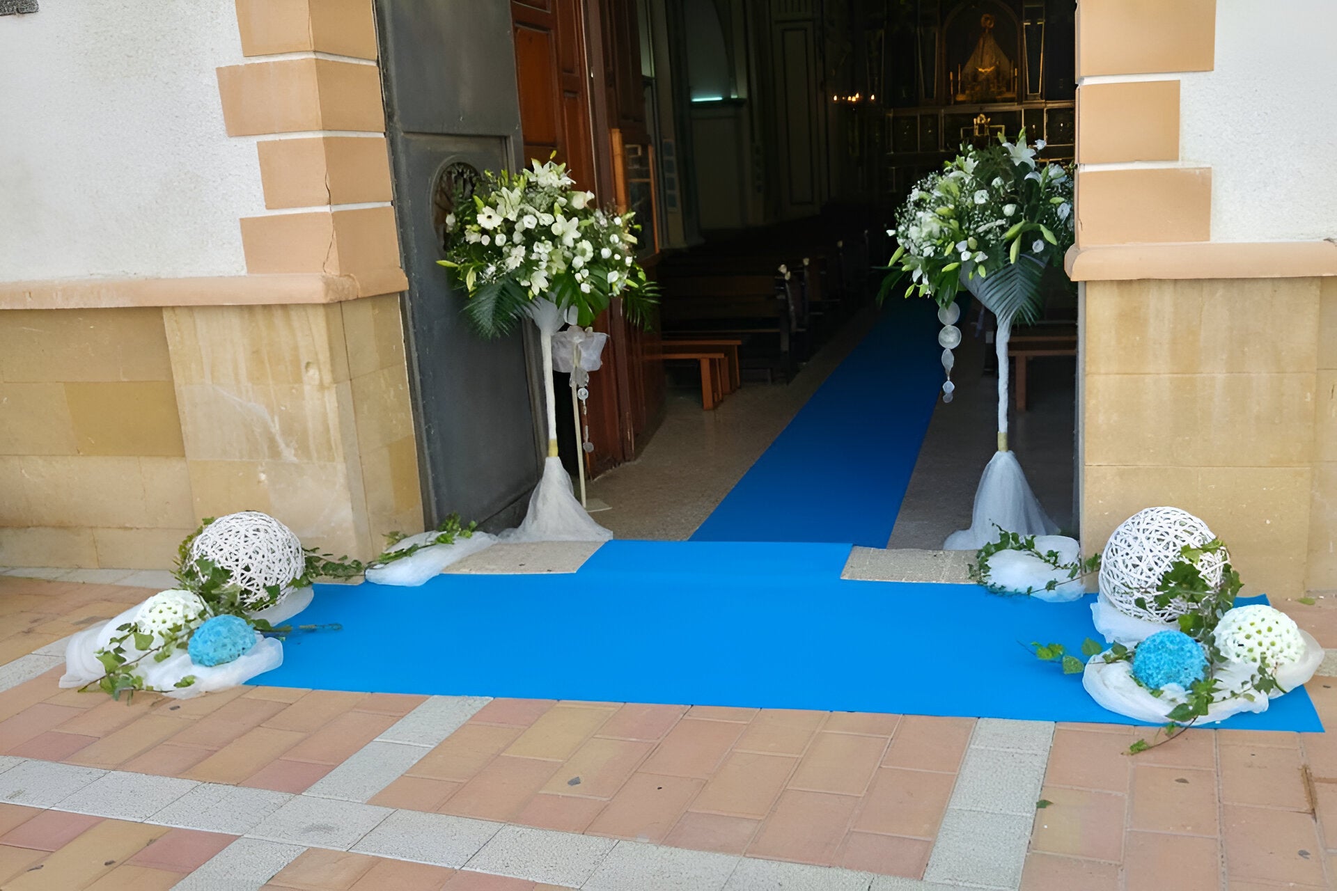 MOQUETA FERIAL AZUL CELESTE AL CORTE 2 x 50 100 m² Bodas Eventos