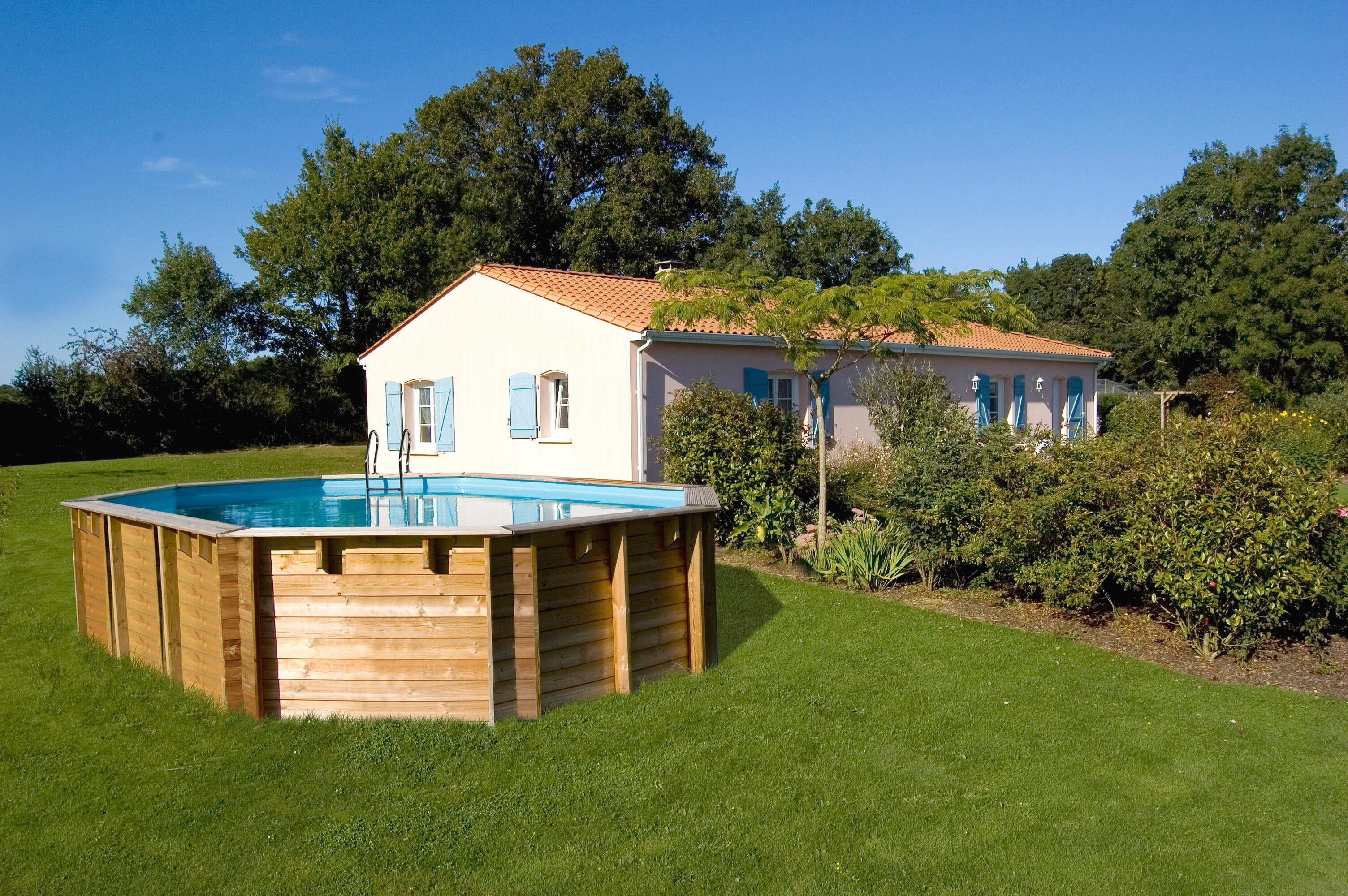  Escalera para piscina desmontable Blue Wave : Patio, Césped y  Jardín