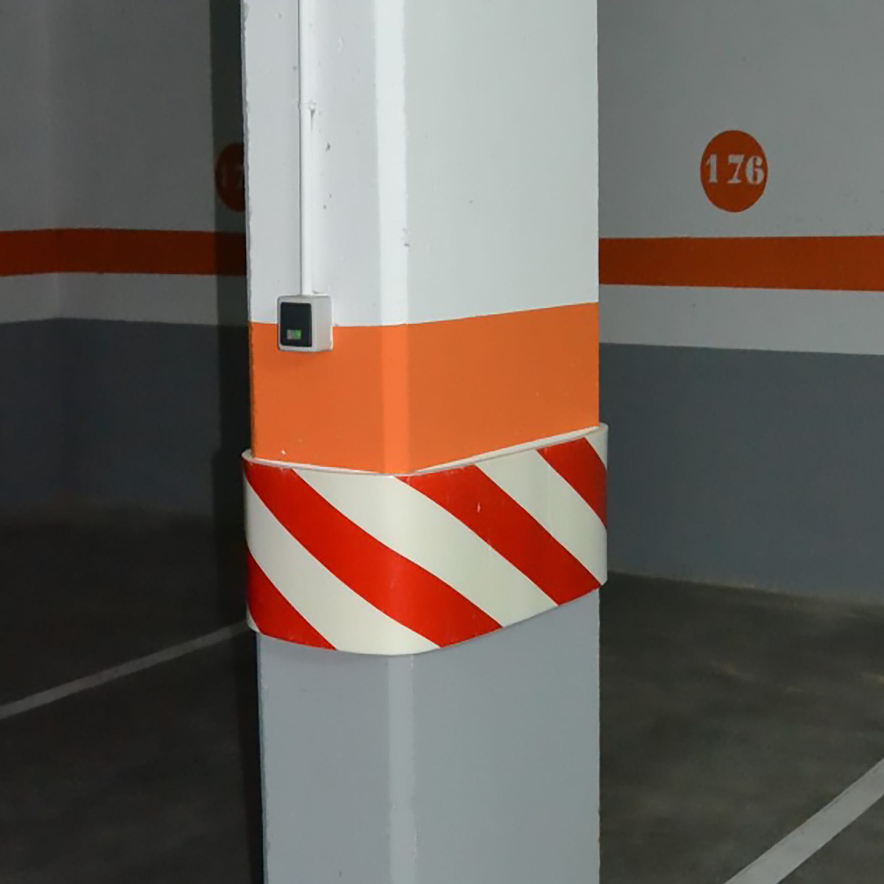 Protector para garaje de polietileno de 28x99 cm