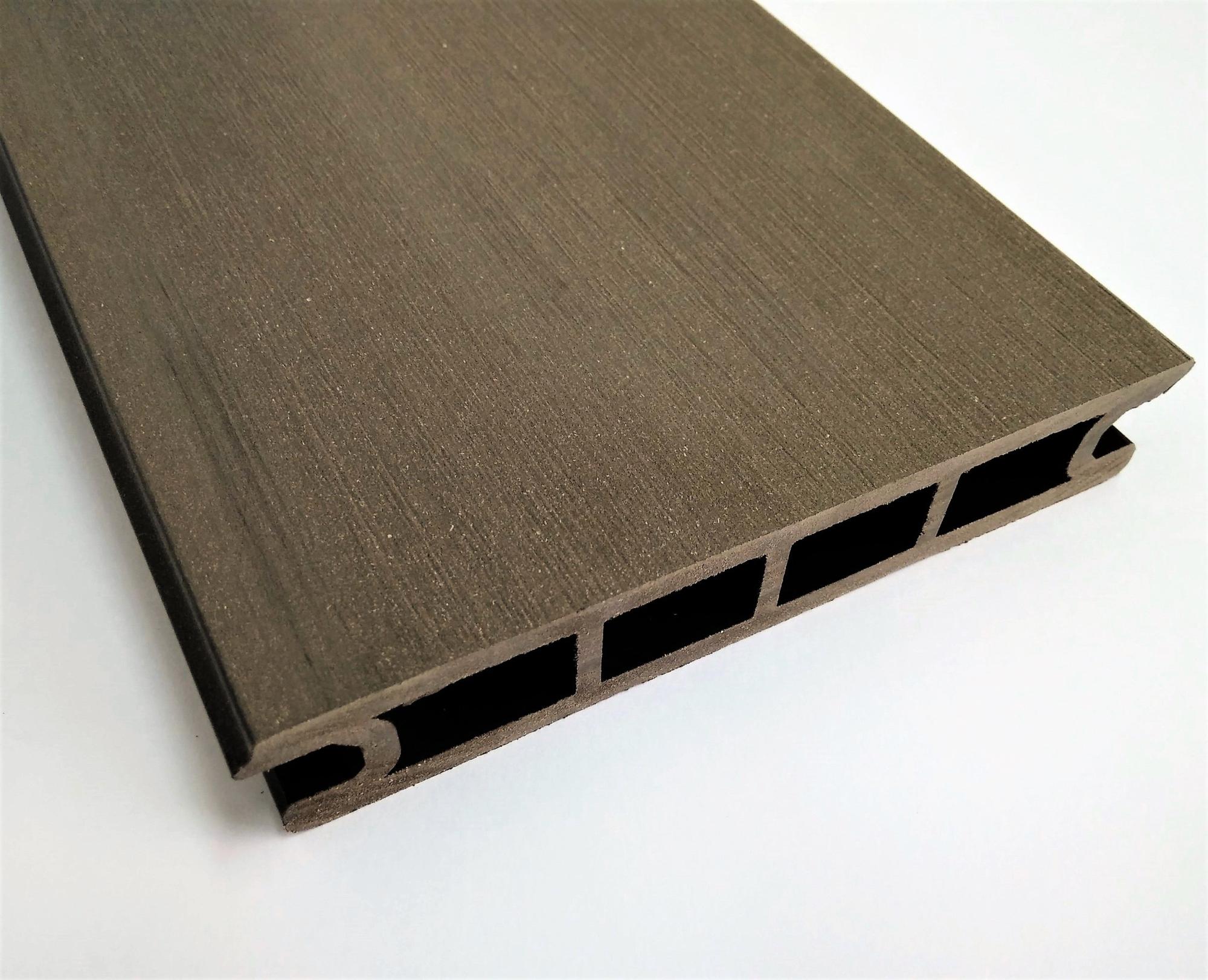 Lama de fachada cwall composite marrón chocolate 14x230 cm y 22.5 mm