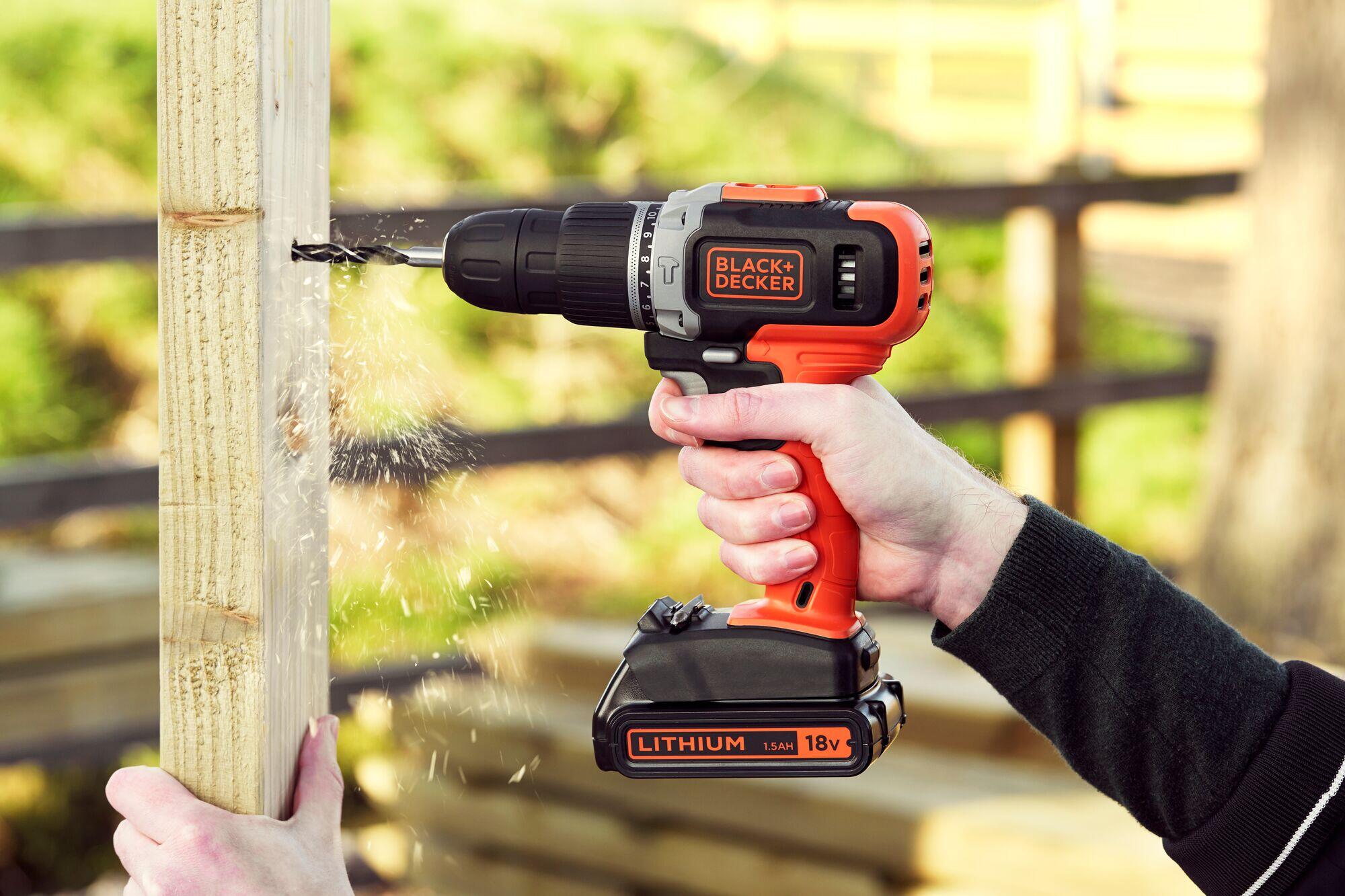 Taladro con cable BLACK+DECKER con motor brushless