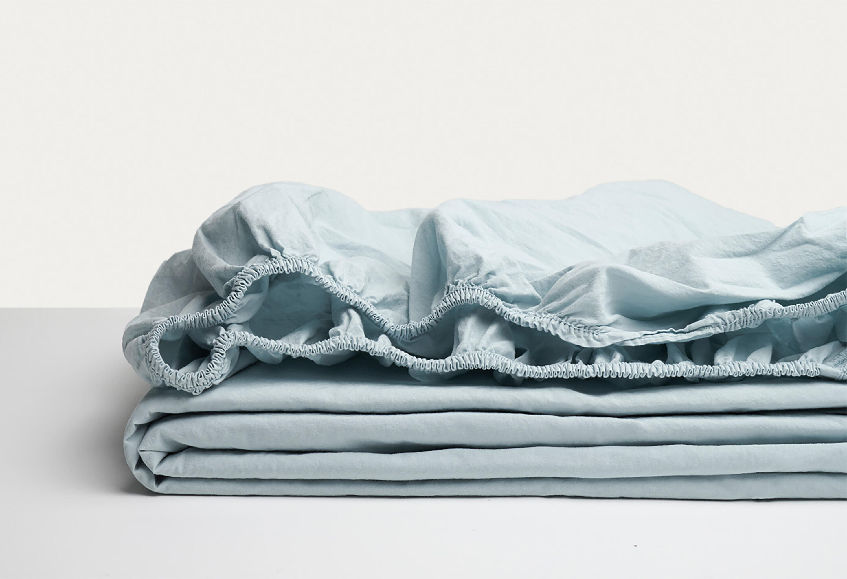 Sábana bajera wash garment percal 200 hilos azul bebé para cama de 200 cm