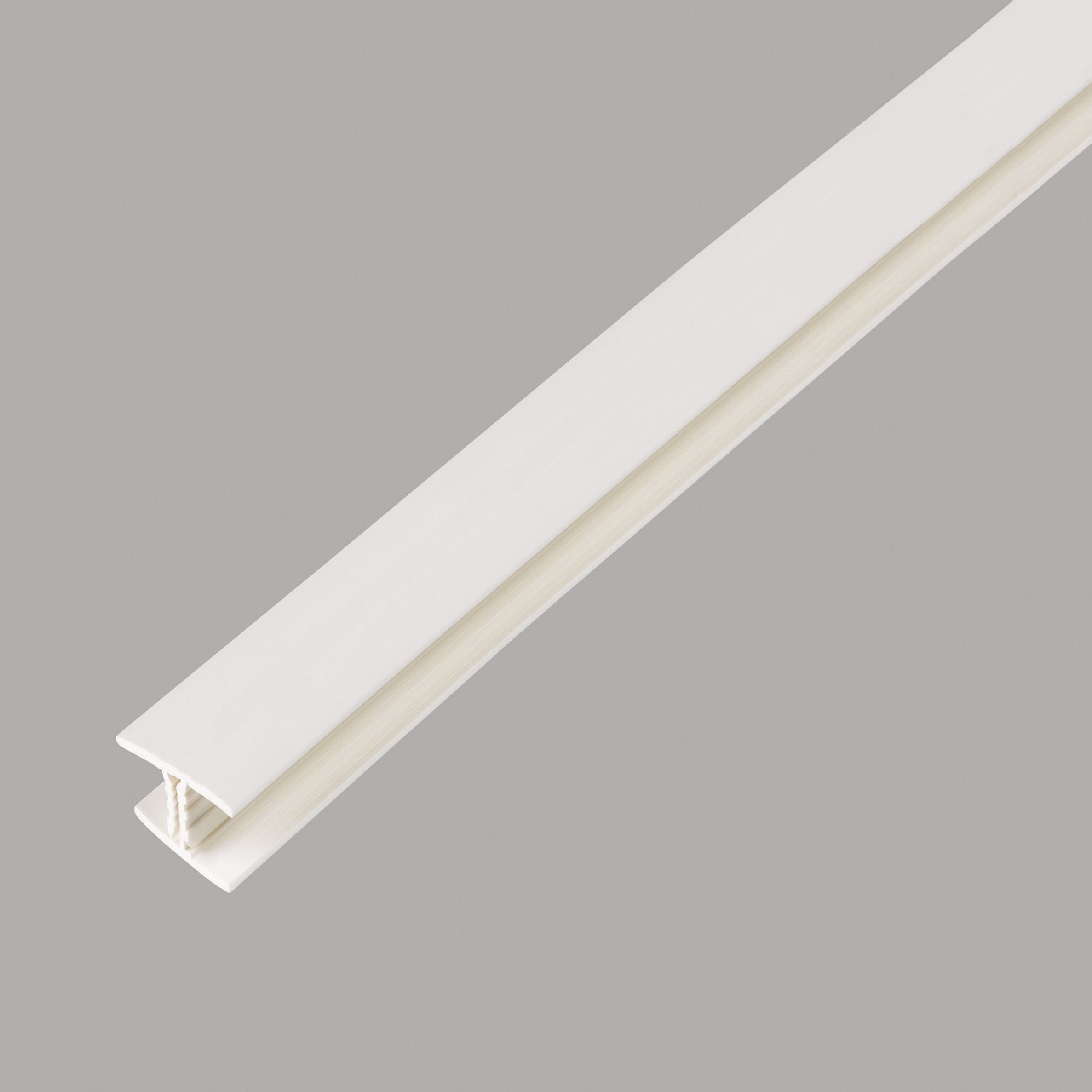 Perfil PVC blanco de acabado PP/EI 2600x13x6mm