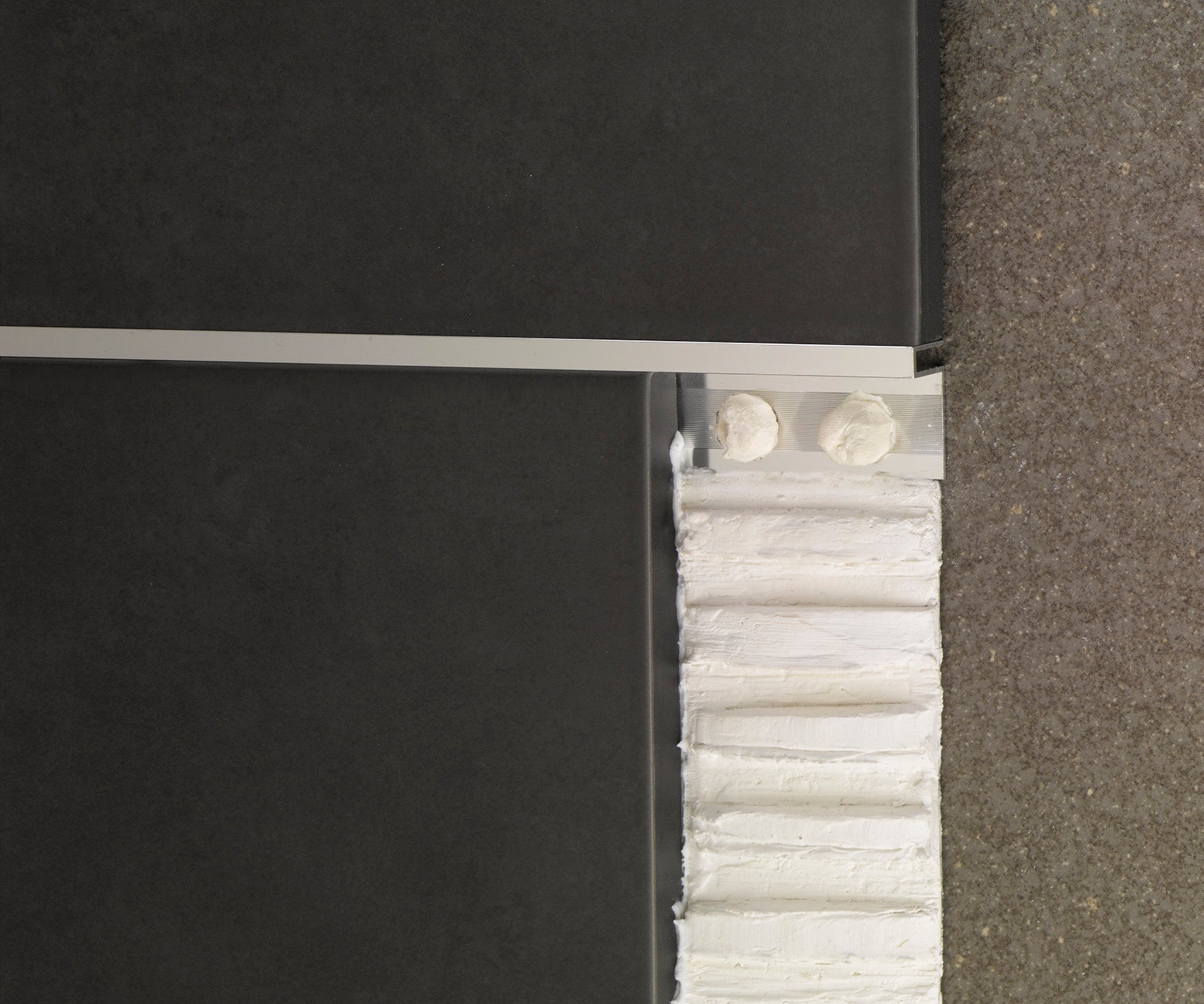 Perfil de ángulo interno de aluminio 1.2x255 cm anod.espejo-110 de la marca EMAC COMPLEMENTOS