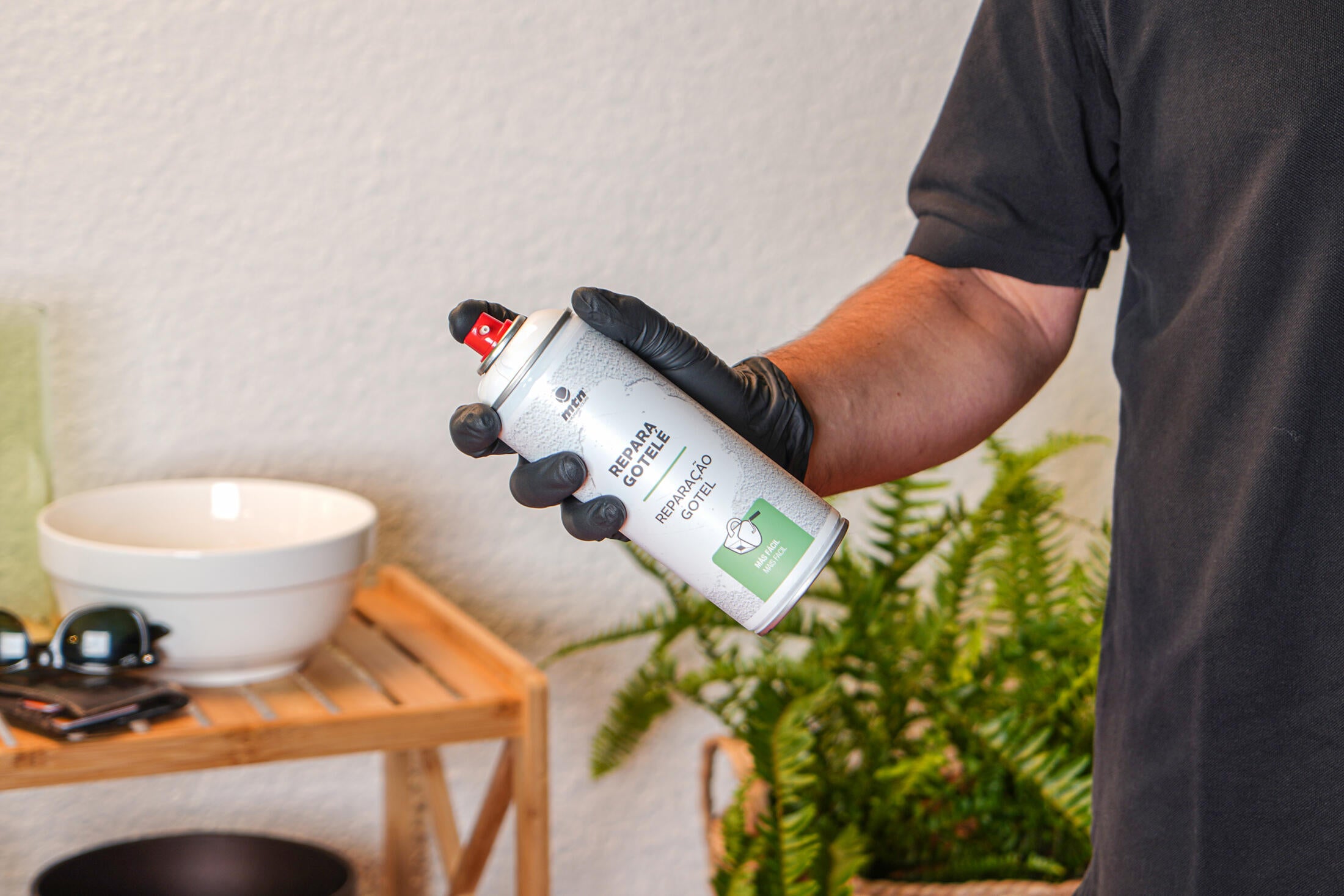 Cómo reparar gotelé: spray pequeñas reparaciones en paredes decoradas con  gotelé 