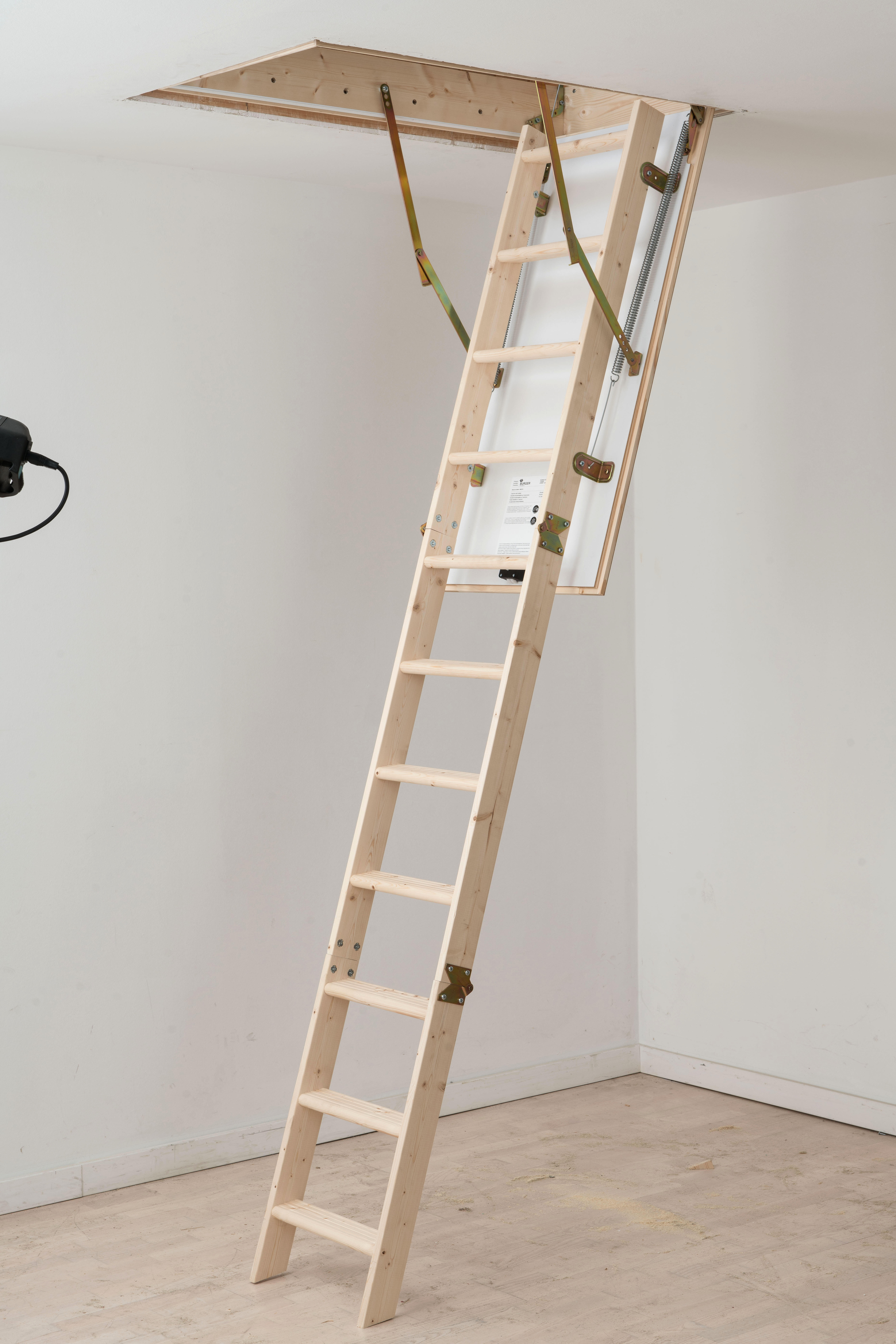 Escalera escamoteable ecowood 26 120x60cm