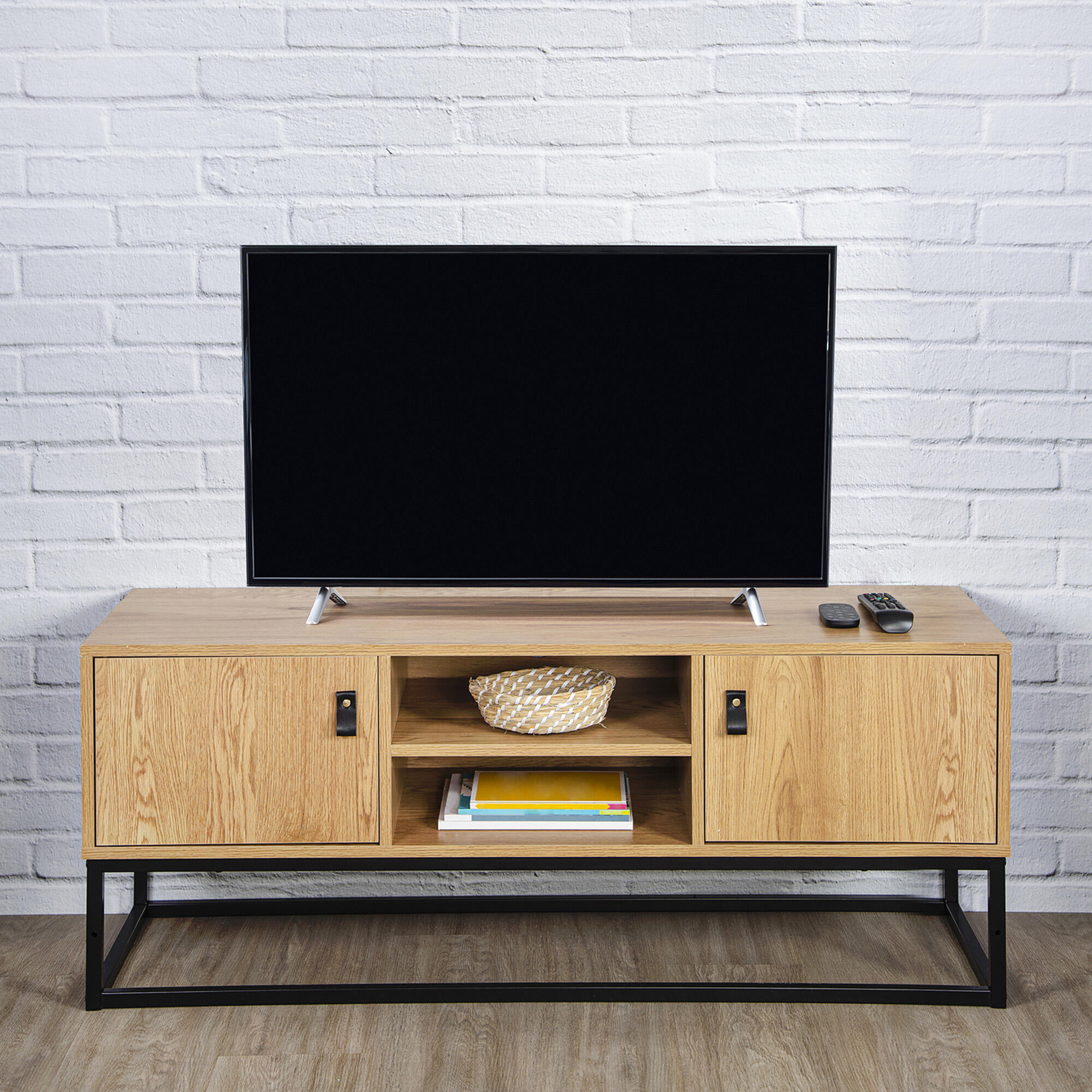 Mueble te tv abbot de madera con dos puertas color madera de 100x50x48cm