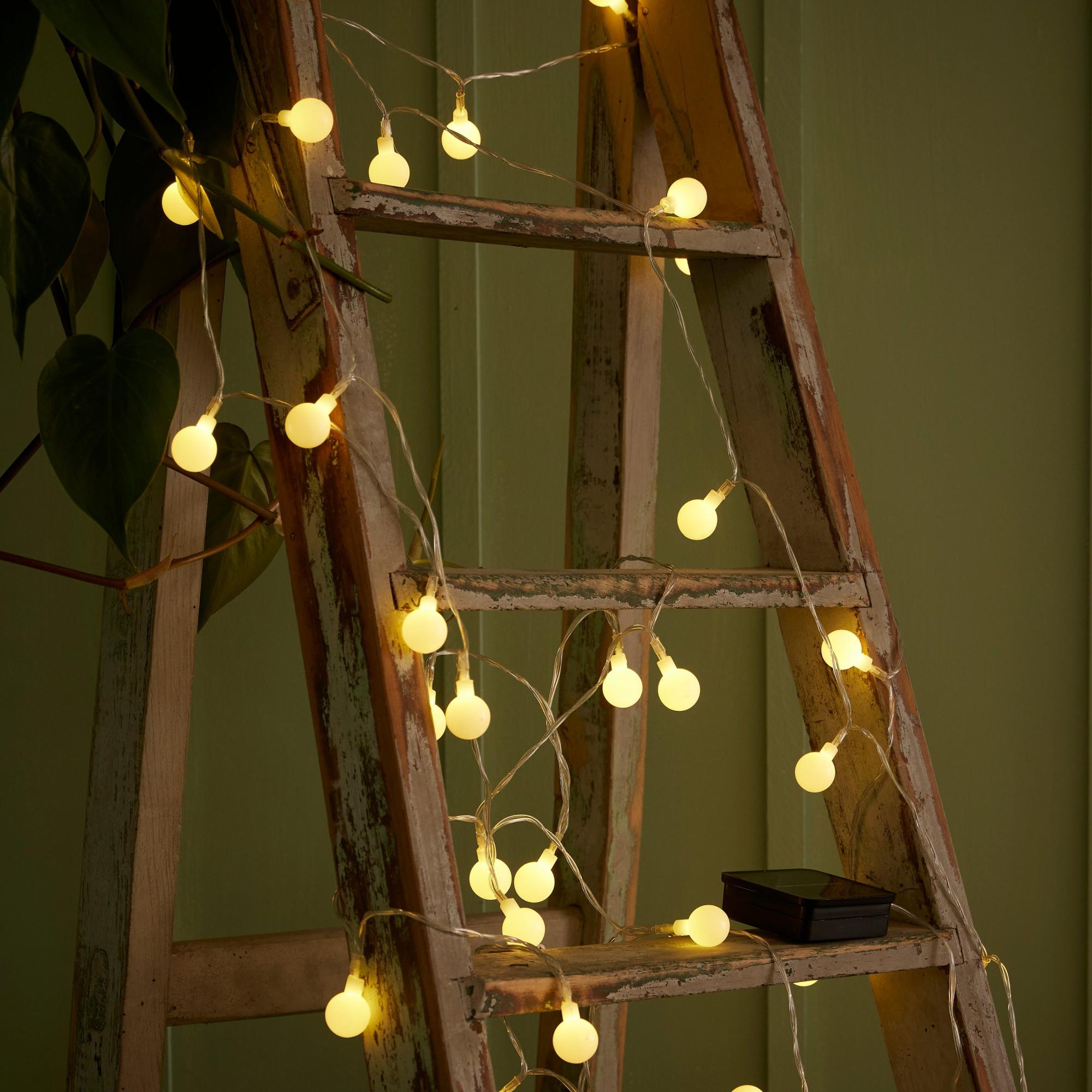 Guirnalda solar INSPIRE Noal 50 luces 9.5 metros Leroy Merlin