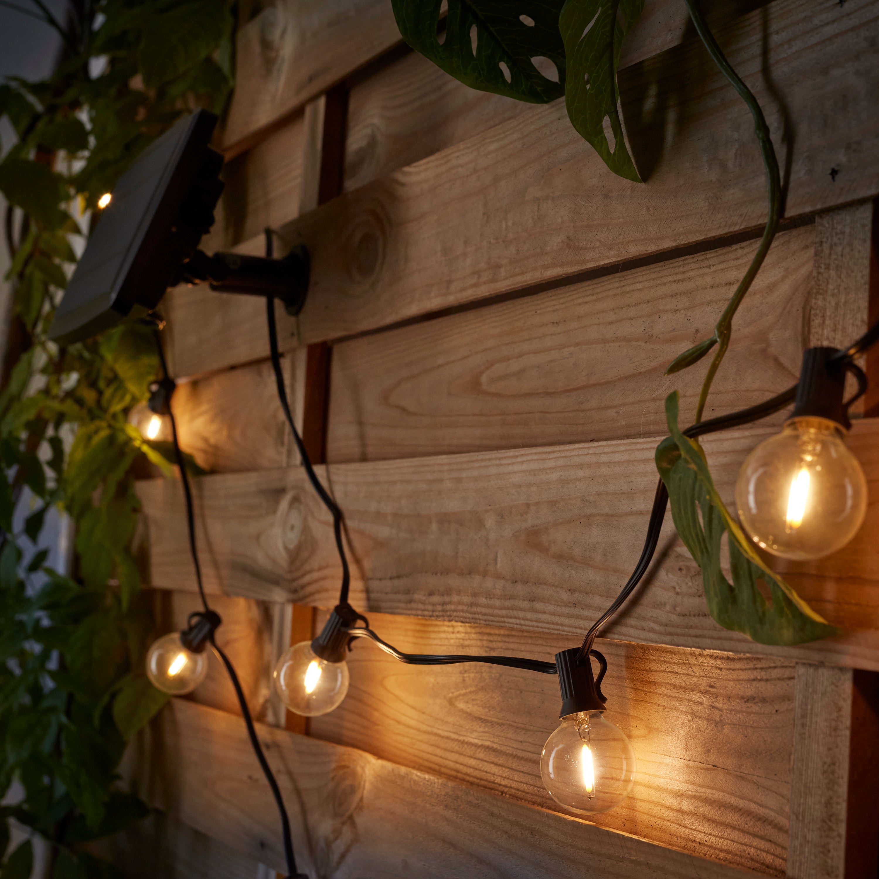 Aprovecha tus bombillas, tiras LED y lámparas conectadas: 19 ideas