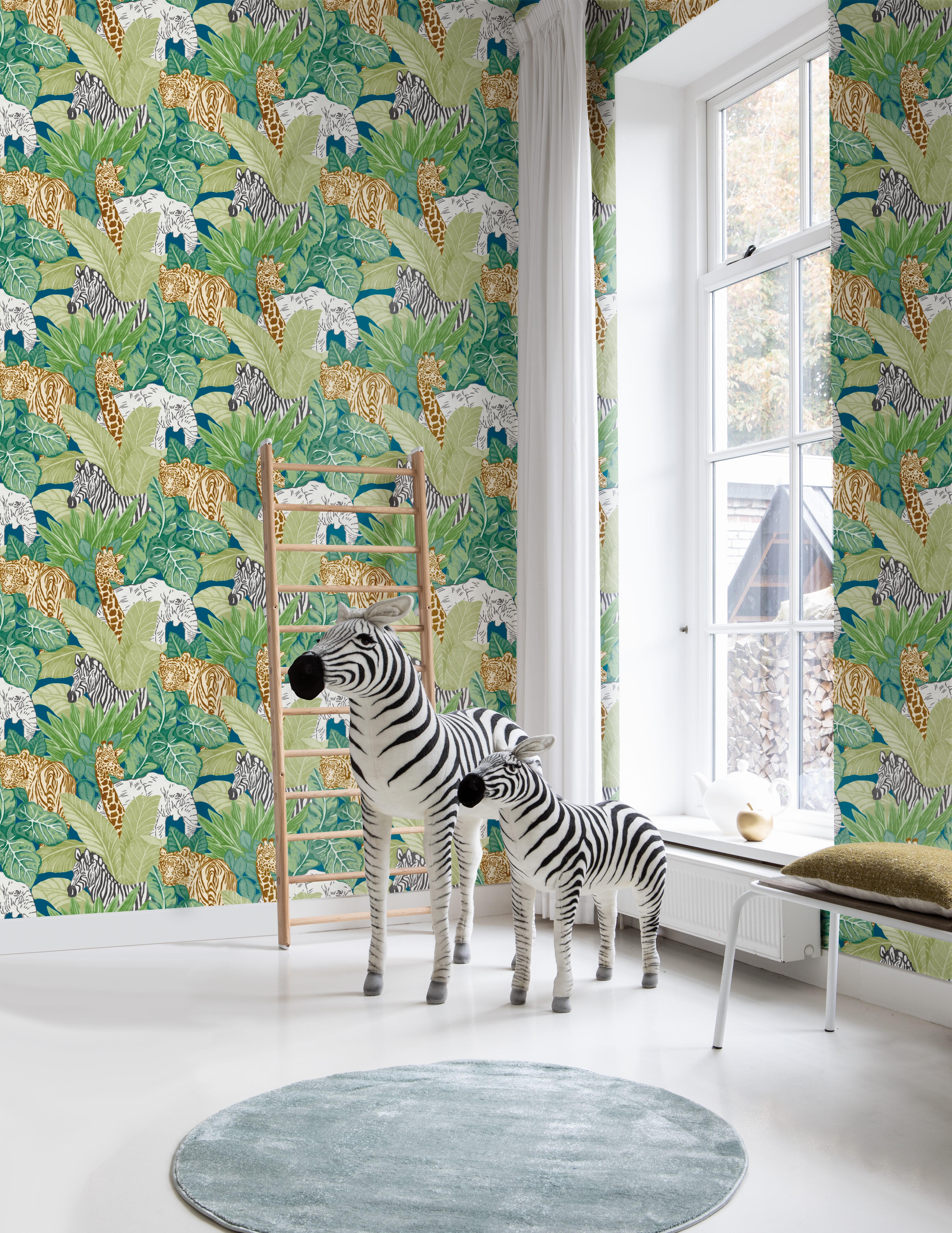 Papel pintado vinilo animales en la selva verde