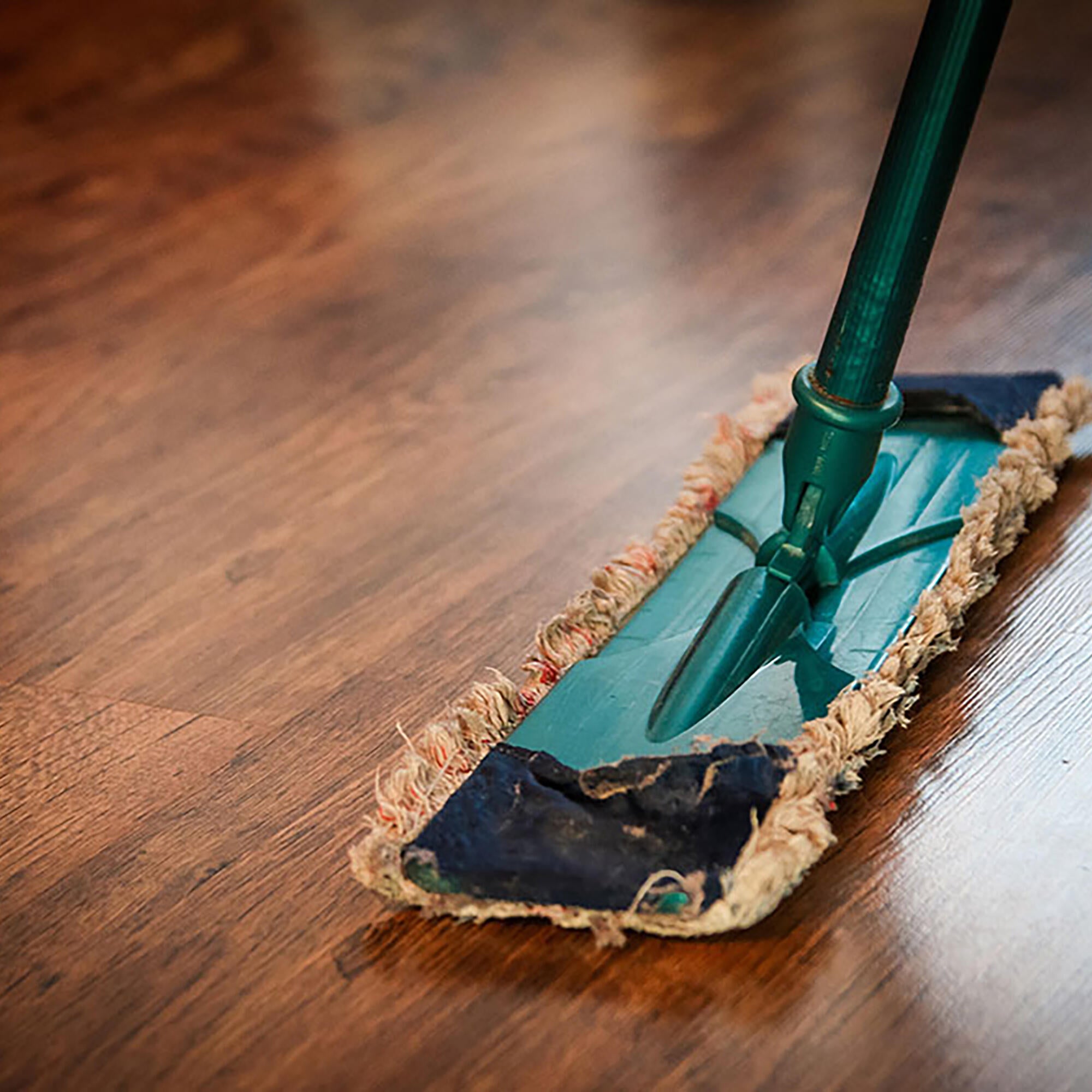 Cómo limpiar y cuidar los suelos laminados