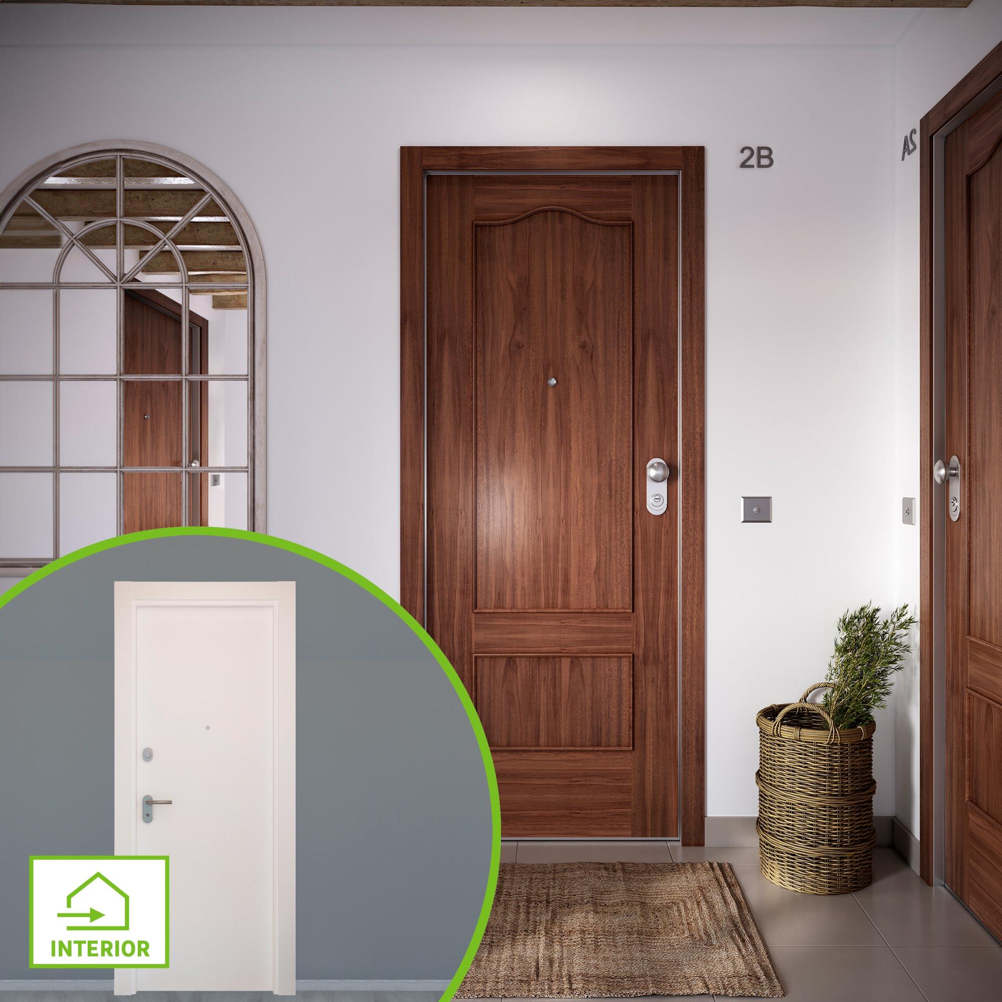 Puerta acorazada omega izquierda provenzal sapelly/lisa blanco de 204x84 cm de la marca DIERRE Puerta acorazada omega izquierda provenzal sapelly/lisa blanco de 204x84 cm de la marca DIERRE