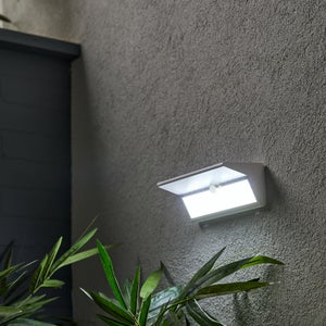 Luces para exteriores con sensor de movimiento, 3 modos de iluminación LED  integrados, luces de porche integradas de 1200 lúmenes, luz de pared