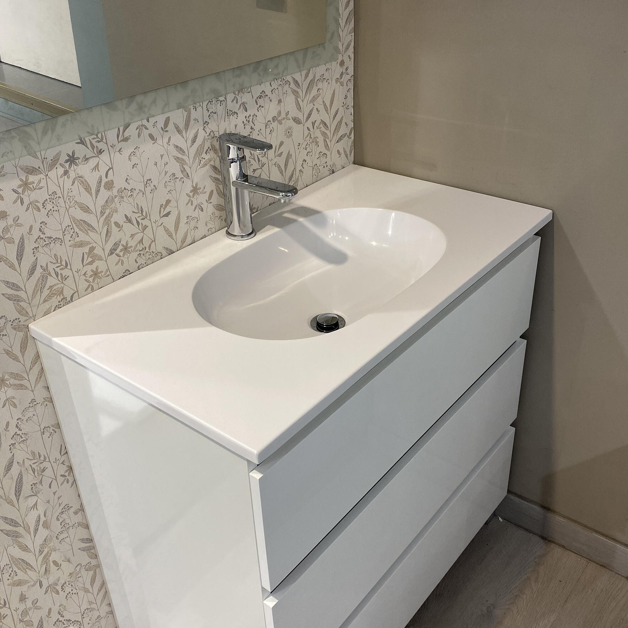 Pack lavabo de resina 71x46 cm + grifo+ válvula