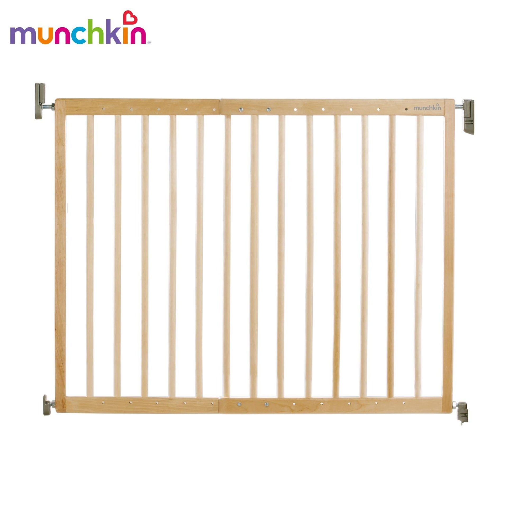 Barriere De Securite Enfant Munchkin Pivotante Manuelle Bois L 63 5 106cm Leroy Merlin