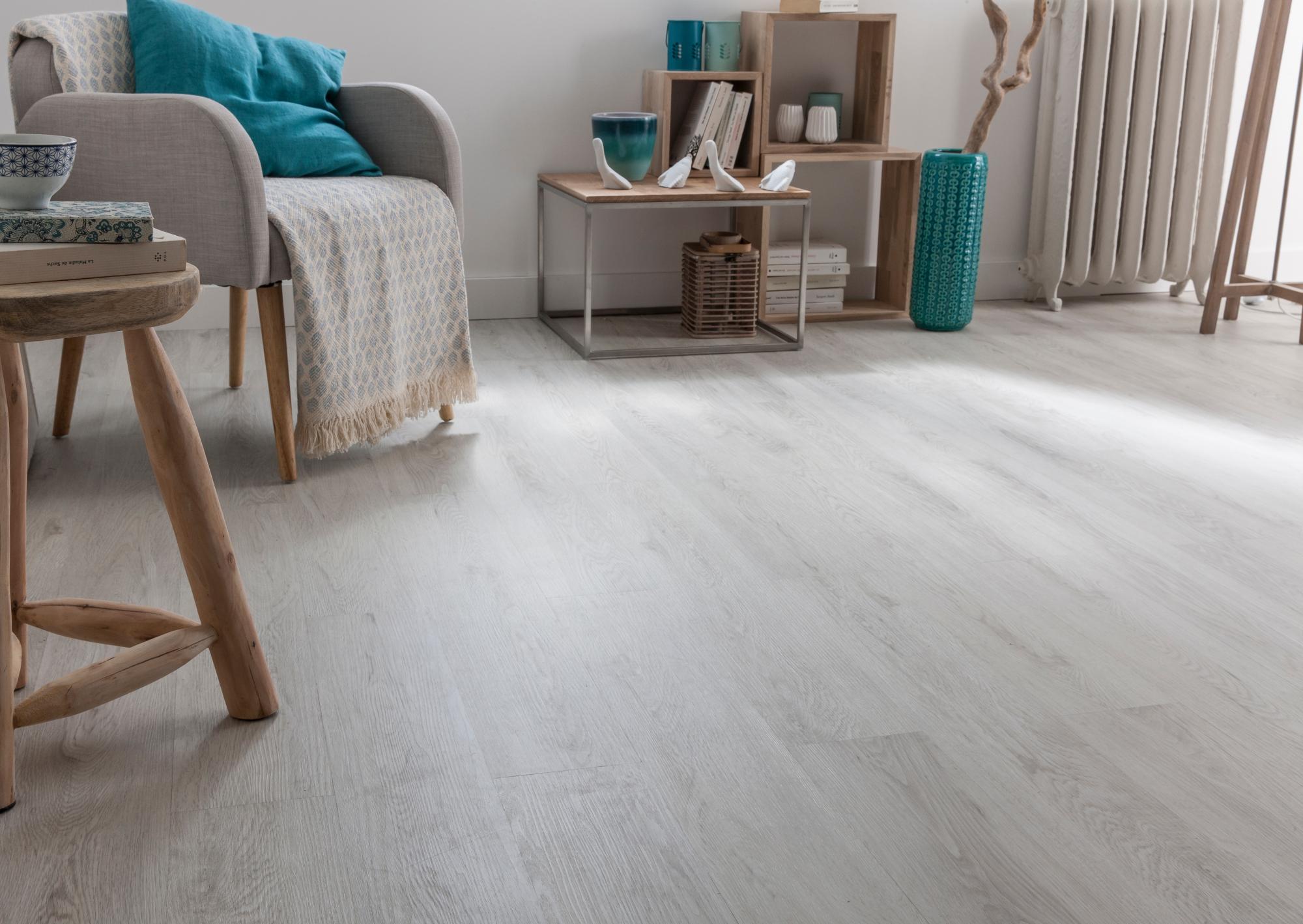 Lame Pvc Clipsable Sur Carrelage Sans Ragréage Lame PVC clipsable blanchi STYLING Aero trendy | Leroy Merlin