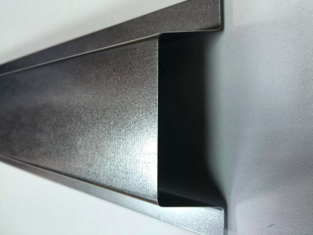 Goulotte produit de finition Cache cable ext 5 cm galva gris acier  galvanisé