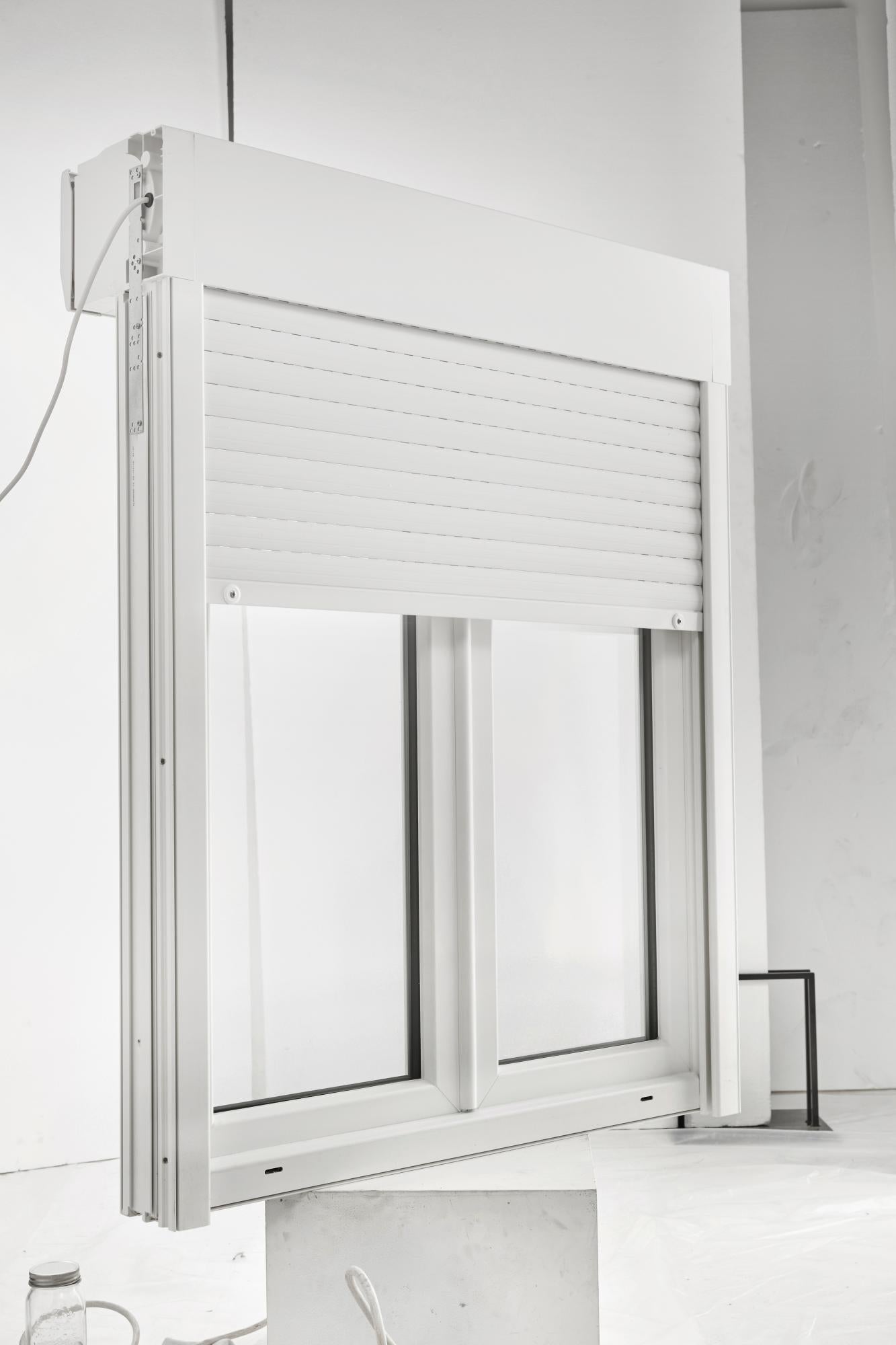 Fenetre Avec Volet Roulant Pvc Brico Essentiel Blanc 105x120cm 2 Vtx Tirant D Leroy Merlin