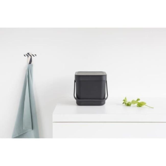 Brabantia Sort & Go 6L - Composteur Cuisine - Poignée de Transport - Petite  Poubelle Compost de table, Comptoir ou Sous la Cuisine - Vert - 20 x 25 x