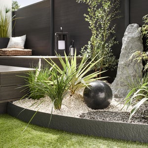 Bordurette de jardin grise flexible 10M - Hauteur 5 CM + 30 piquets à prix  mini - Novoo®