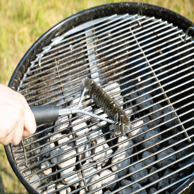 Nettoyer un barbecue : conseils et solutions efficaces