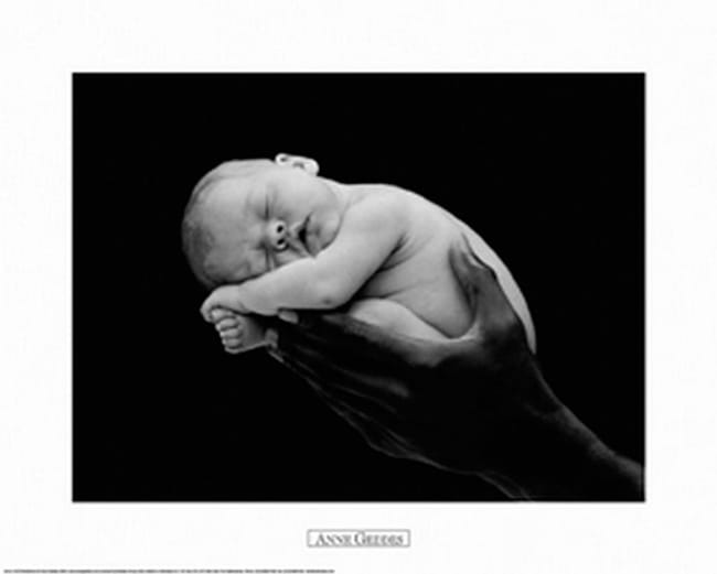 Affiche Anne Geddes Bebe Dans Mains Noir Blanc L 50 X H 40 Cm Leroy Merlin Affiche Anne Geddes Bebe Dans Mains Noir Blanc L 50 X H 40 Cm Leroy Merlin