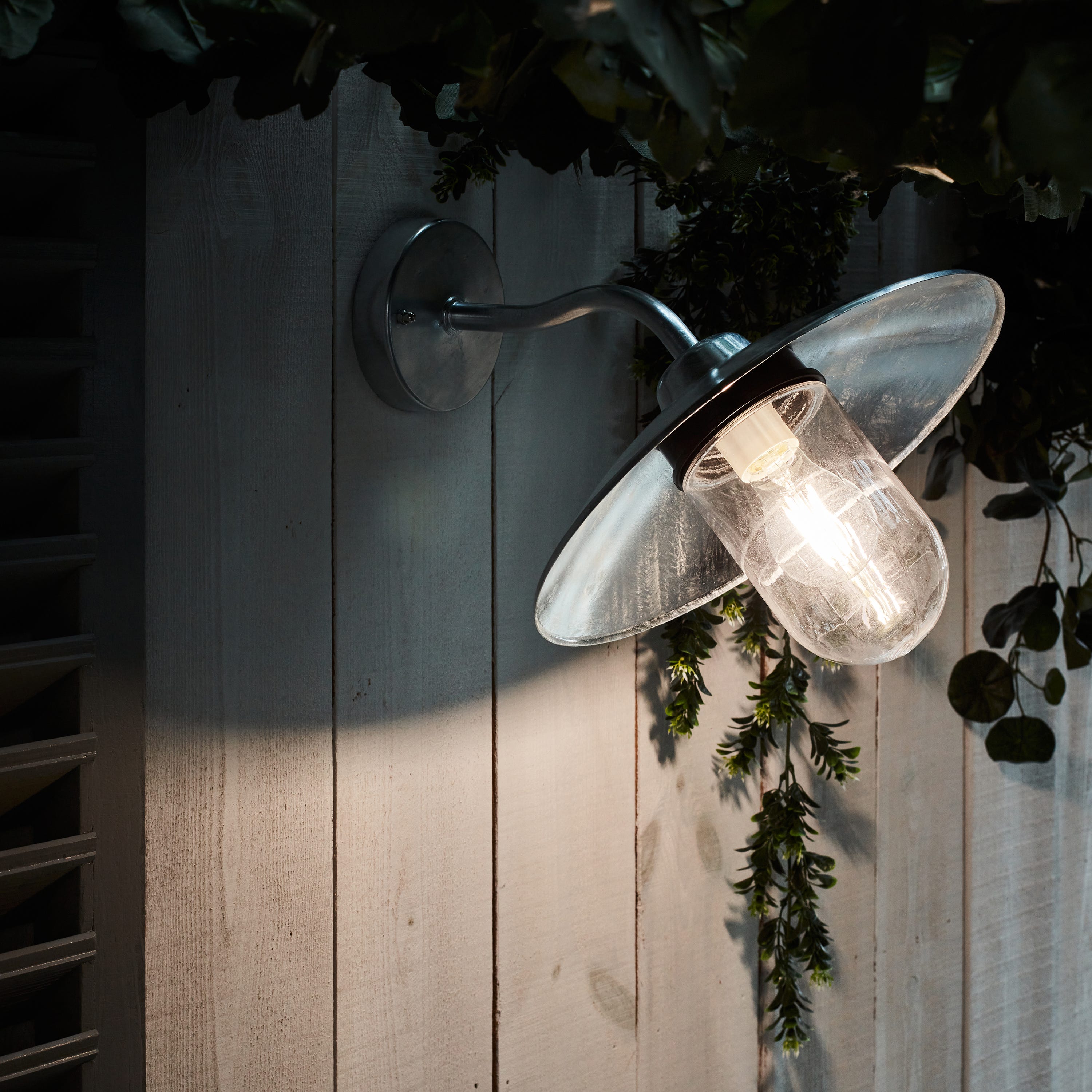 Applique d'extérieur SOVIL - CALIPSO 590 Metal Glass - Lightplus - Vente en  ligne de Luminaires pour l' ;éclairage intérieur et extérieur pour la  maison et le jardin, lampes à économie d'énergie