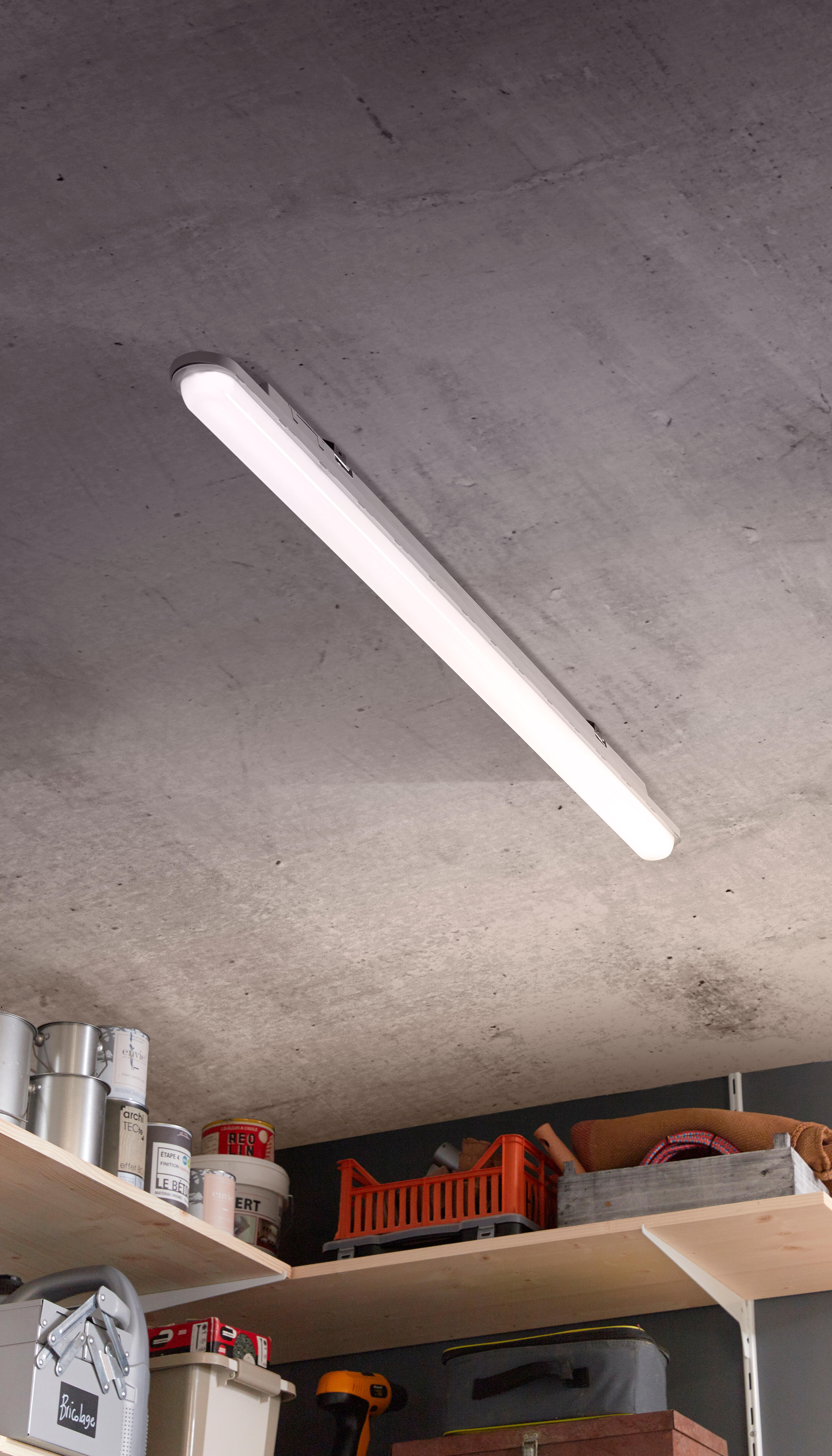 Éclairage LED pour caves, garages et espaces techniques