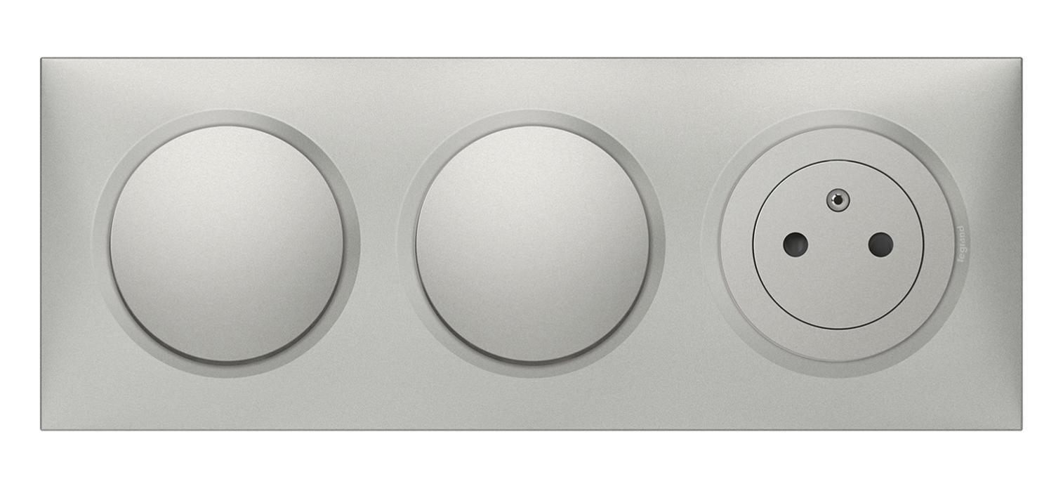Interrupteur Triple Va Et Vient 2 interrupteurs va-et-vient et prise complet, LEGRAND Dooxie, aluminium | Leroy Merlin