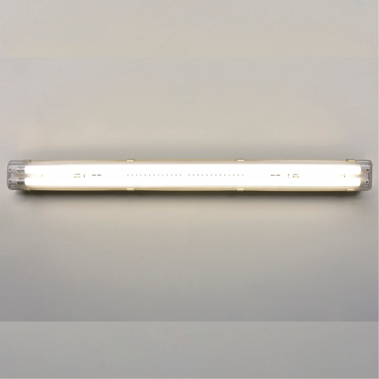 Réglette 1er prix led T8, 16 w 122.5 cm IP 20 blanc