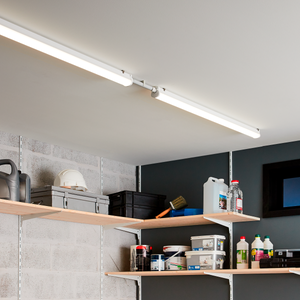 Eclairage de baignoire Plafonnier pièce humide atelier garage cave Tube LED  avec détecteur de mouvement, IP65, 18 watts LED 1440 lumen 6400K blanc  froid, LxLxP 60x6,5x5,8cm