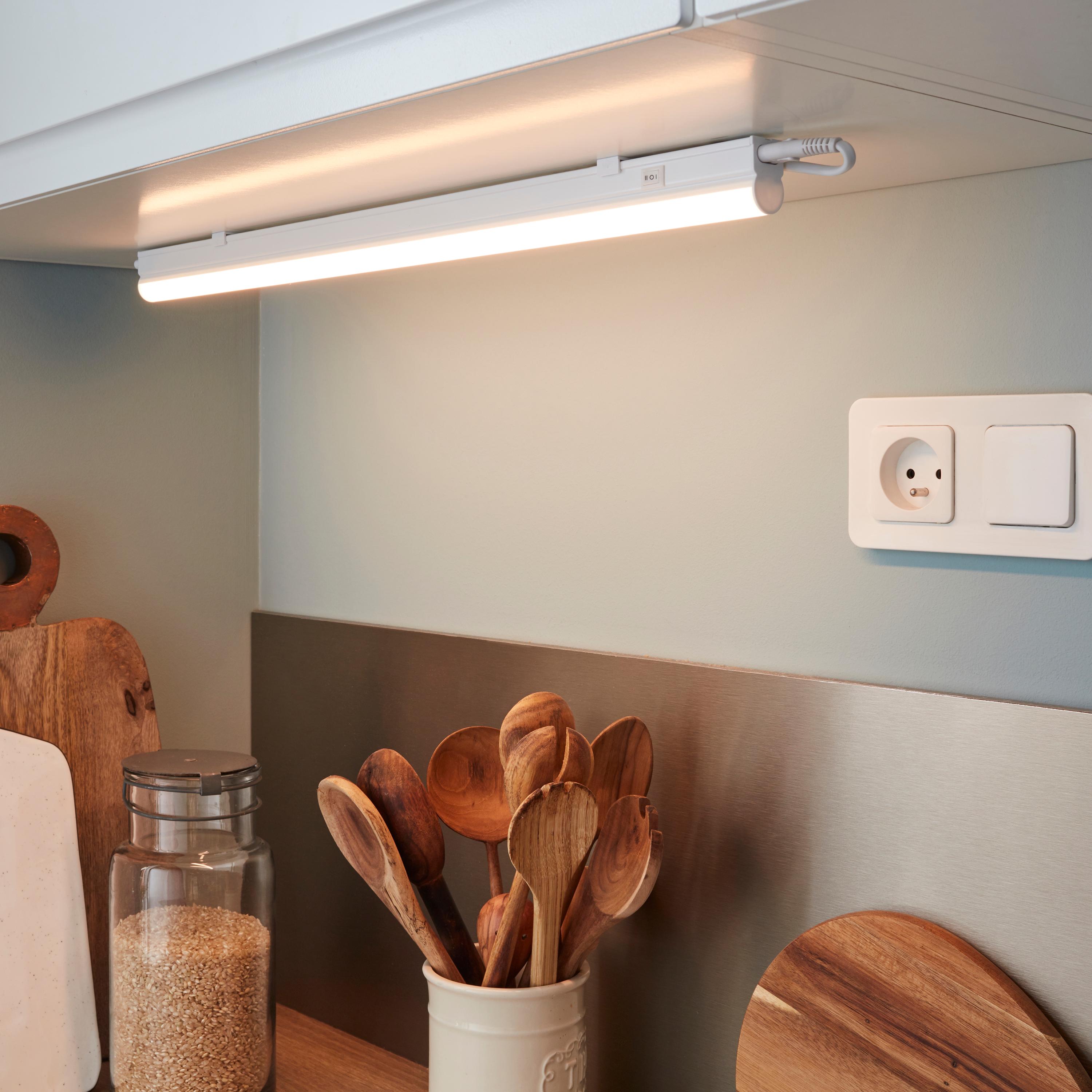 Réglette LED 230V 8W luminaire plafonnier sous meuble cuisine