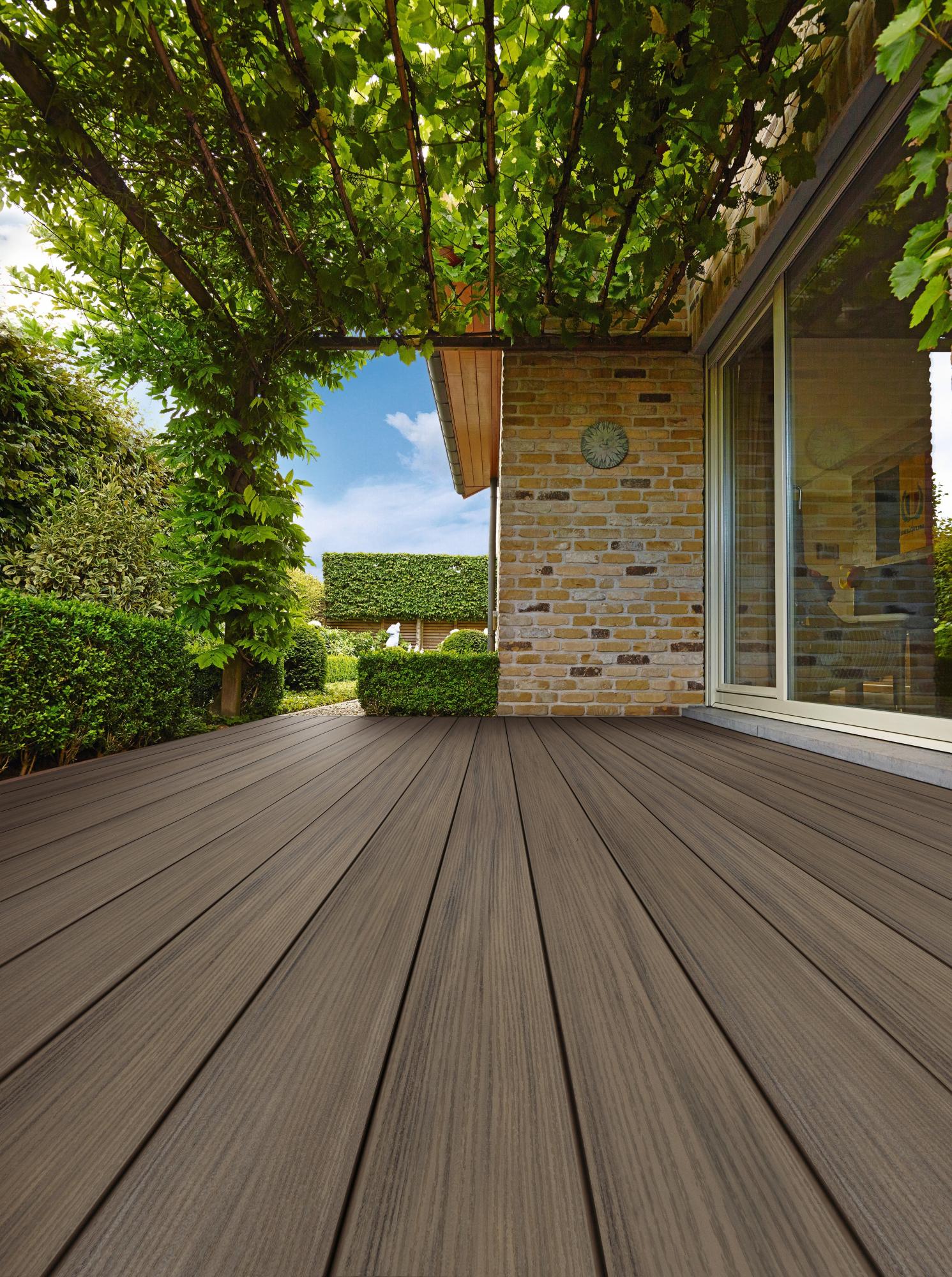 Construire une terrasse bois sur dalle béton sans lambourde, c'est possible  ?