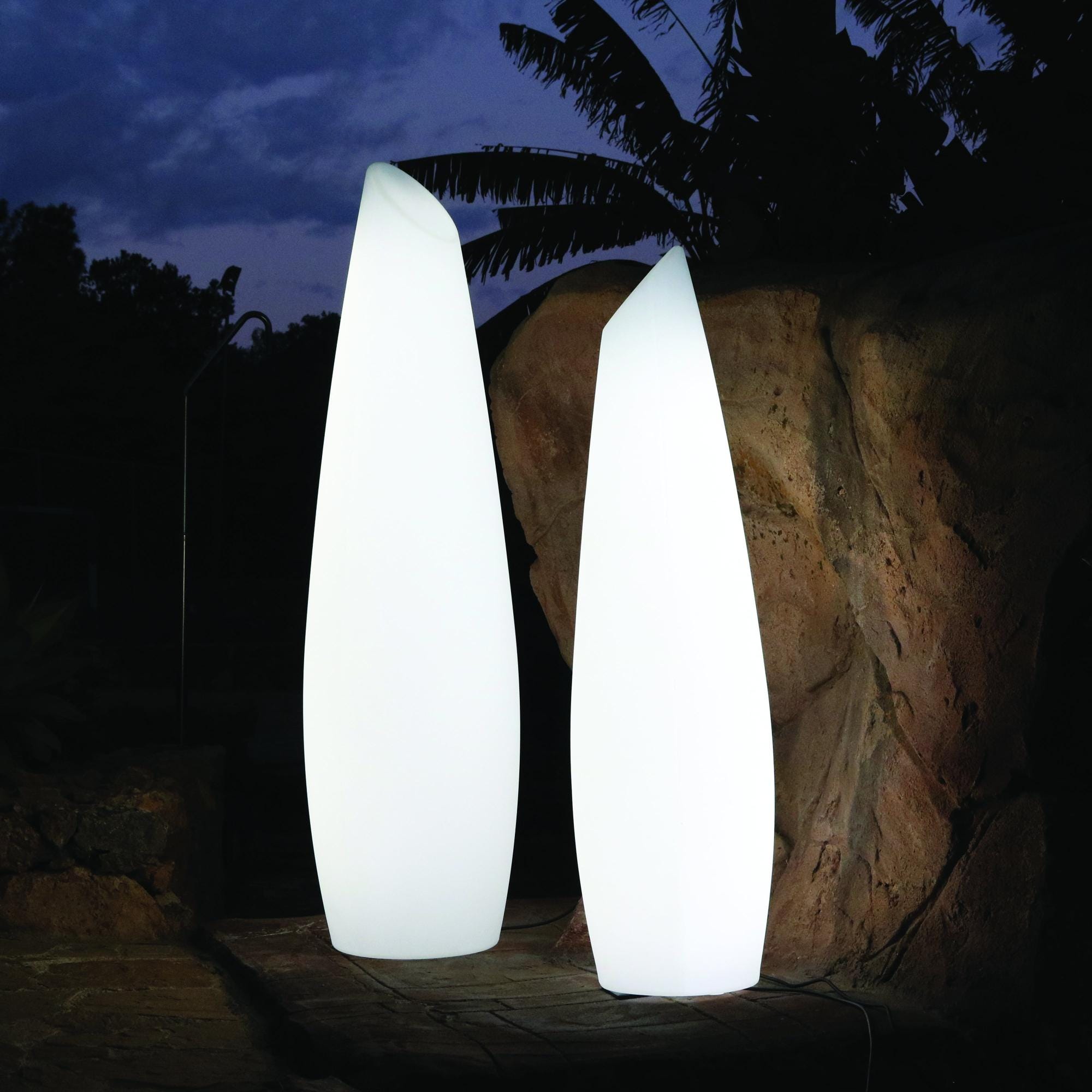 Lampada da esterno da terra Fredo H 140 cm,in polietilene, luce bianco  freddo T8 NEWGARDEN