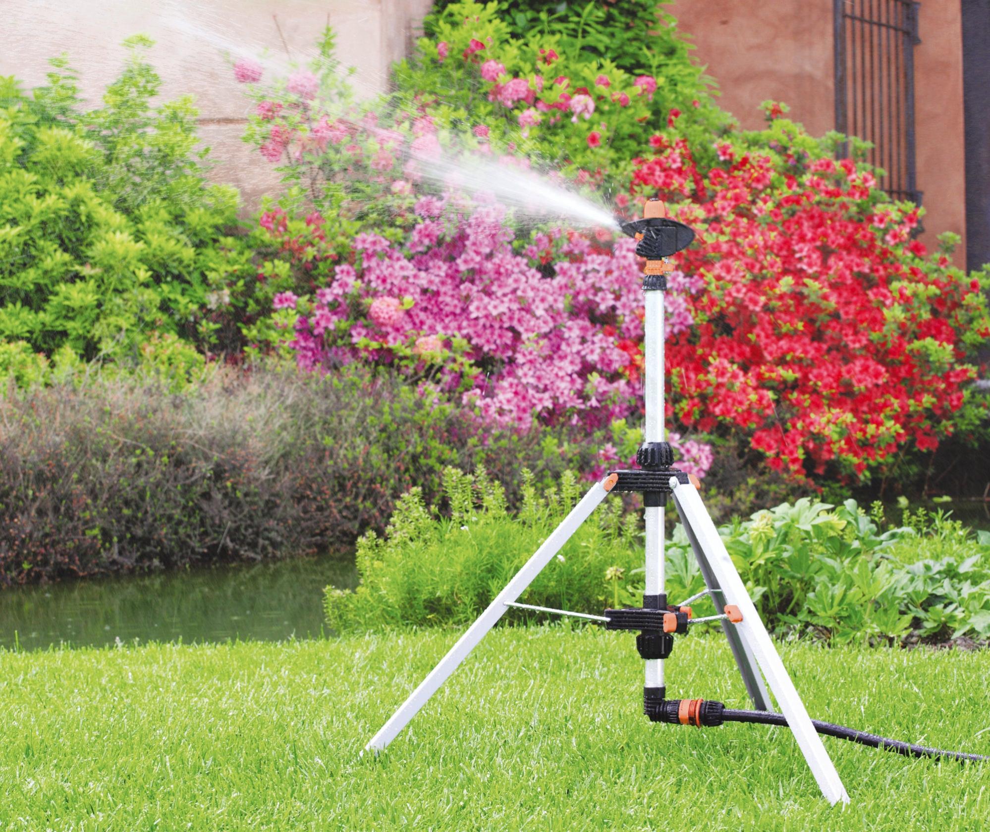 Fiskars Irrigatore oscillante base in metallo 19 getti L, Facile