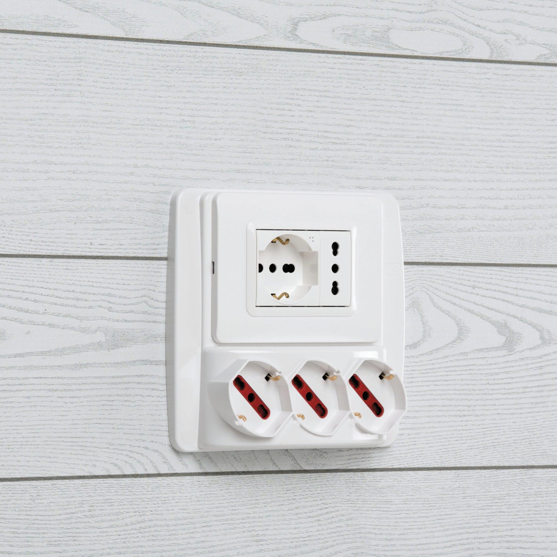 Custodia da incasso circolare per protezione presa 250V IP30 grigia