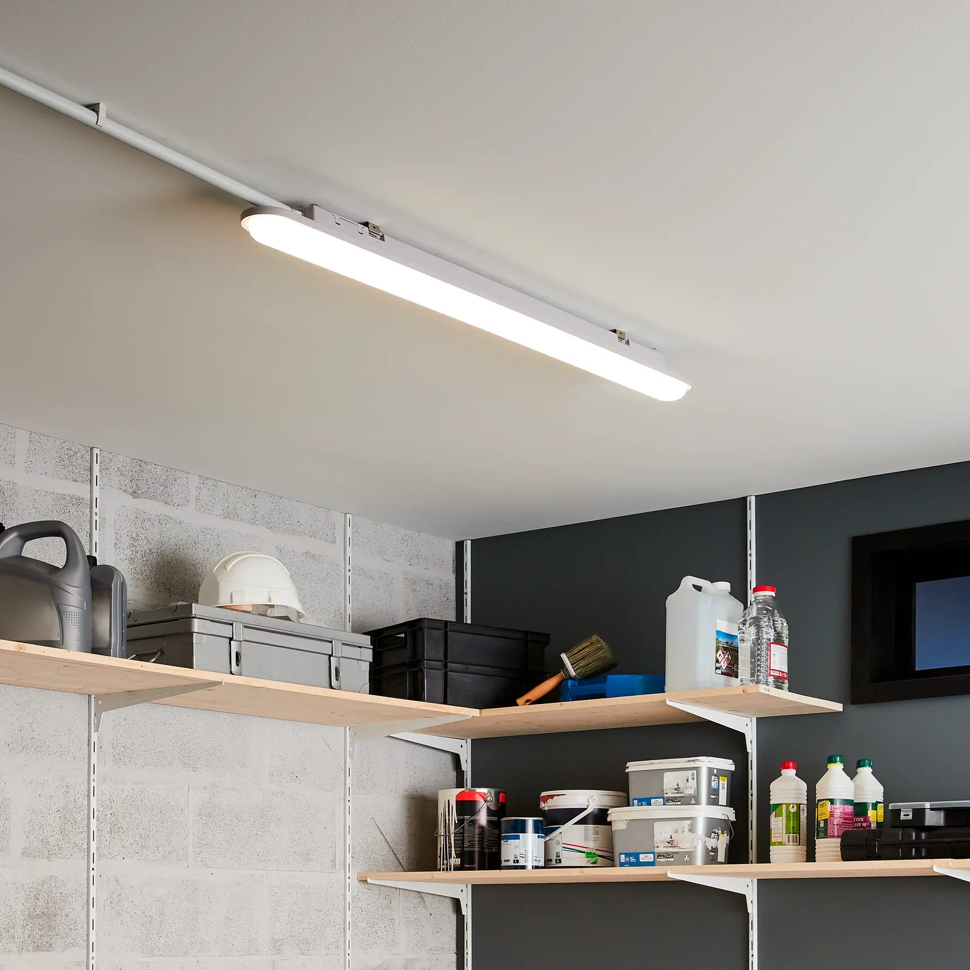 Reglette con fonte luminosa LED per soffitto Stagna Volga, luce bianco, 114  cm, 2 x 24W 5600LM INSPIRE