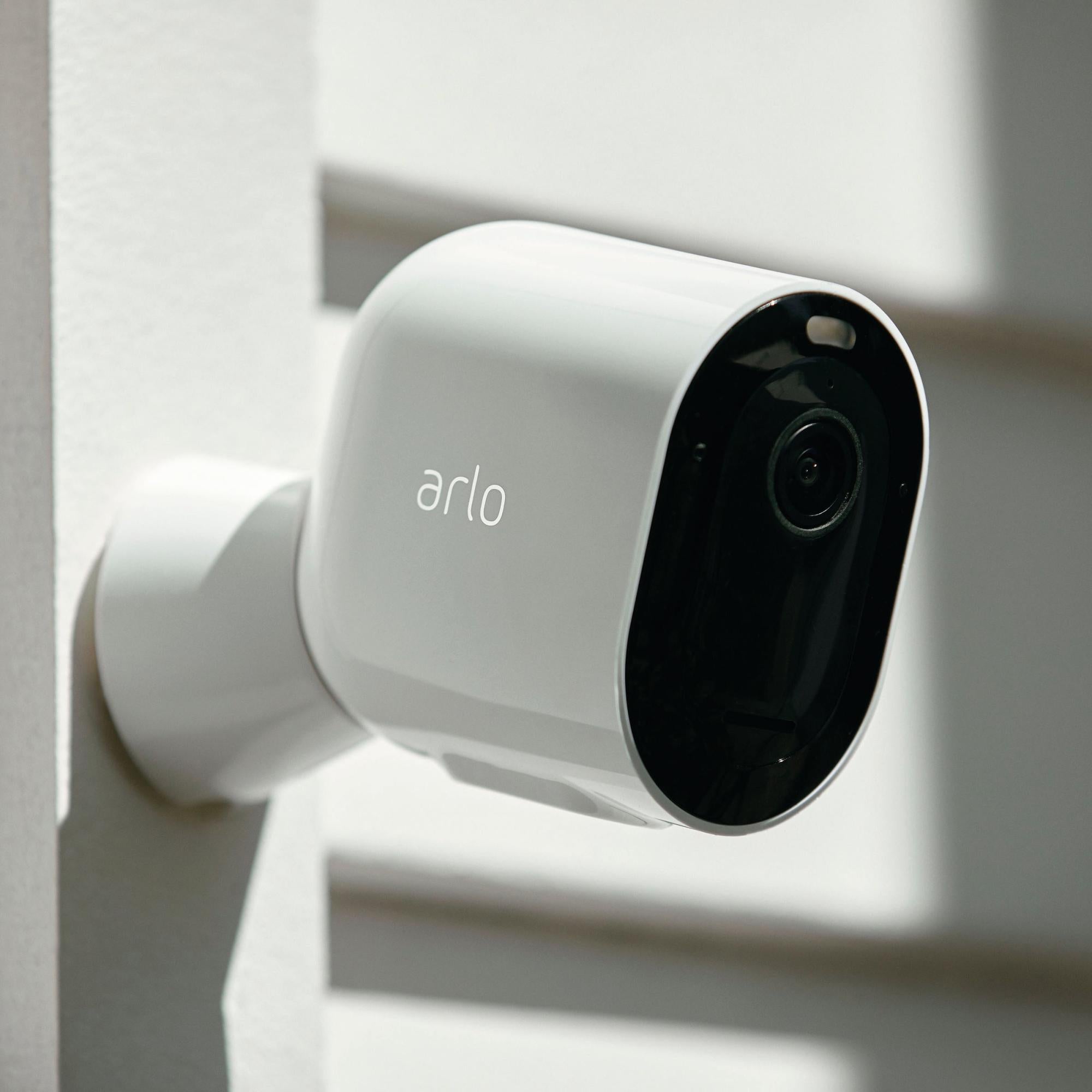 Arlo Videocamera Wi-Fi Da Interno Alimentata Via Cavo – Visione Notturna, Rilevamento Movimento/Suono, Compatibile Con Alexa E Google – VMC3040