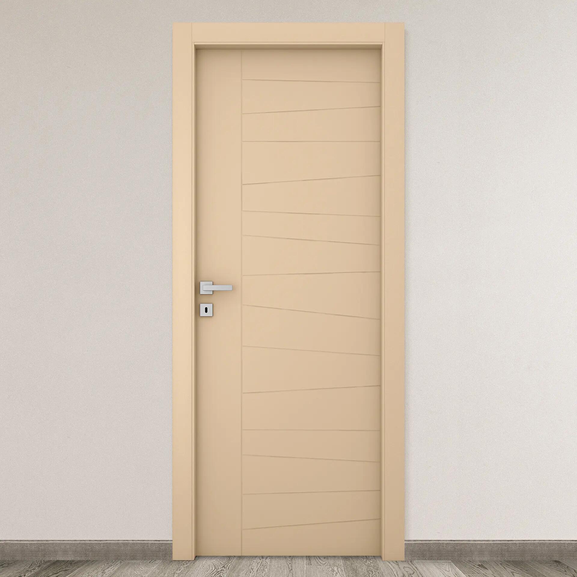Porte interne invecchiate laccate colore crema - Porte per interni in legno  - Lavori Svolti