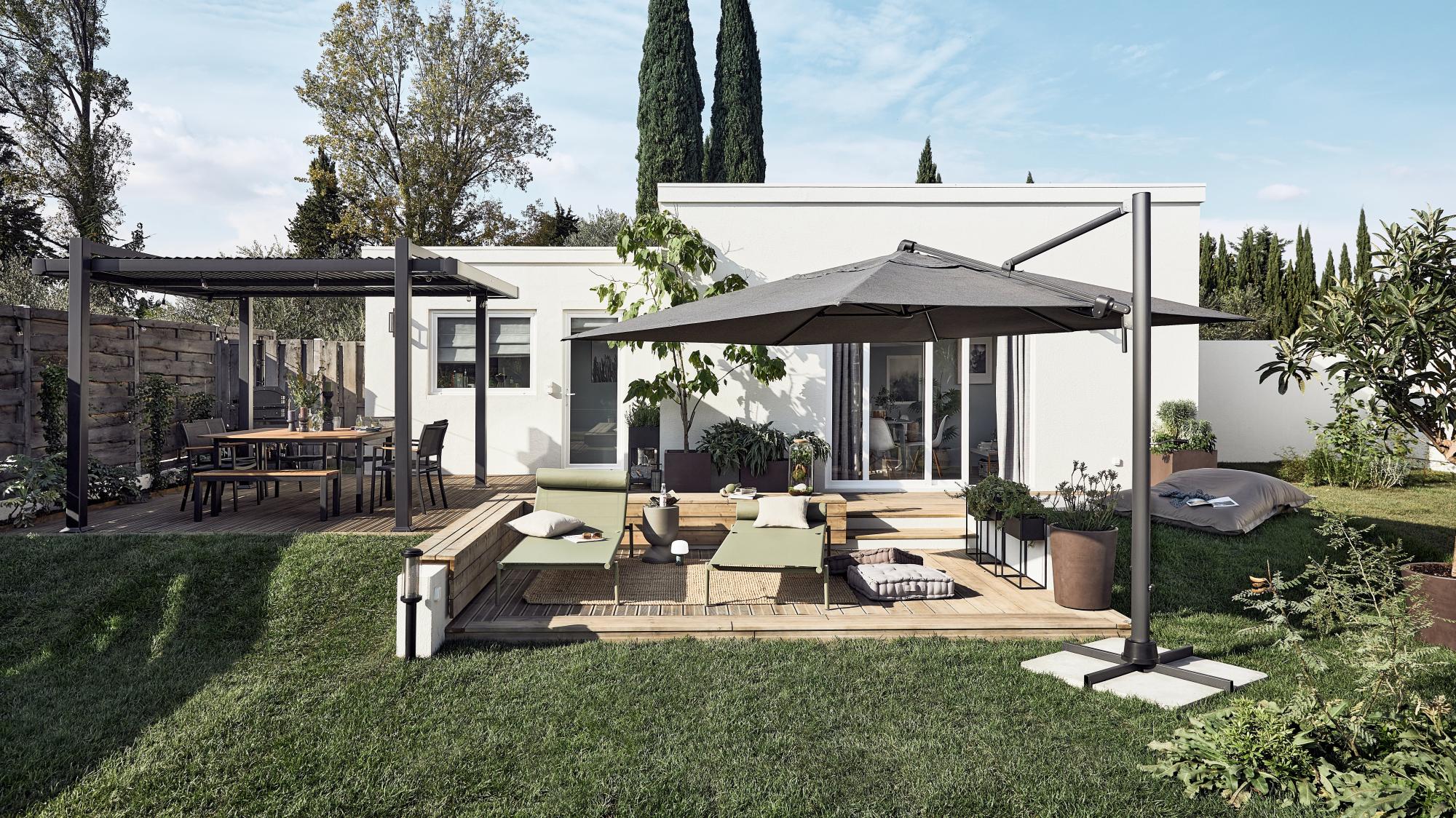 Ombrellone da Giardino con Palo Laterale in Acciaio 245 x 270 cm