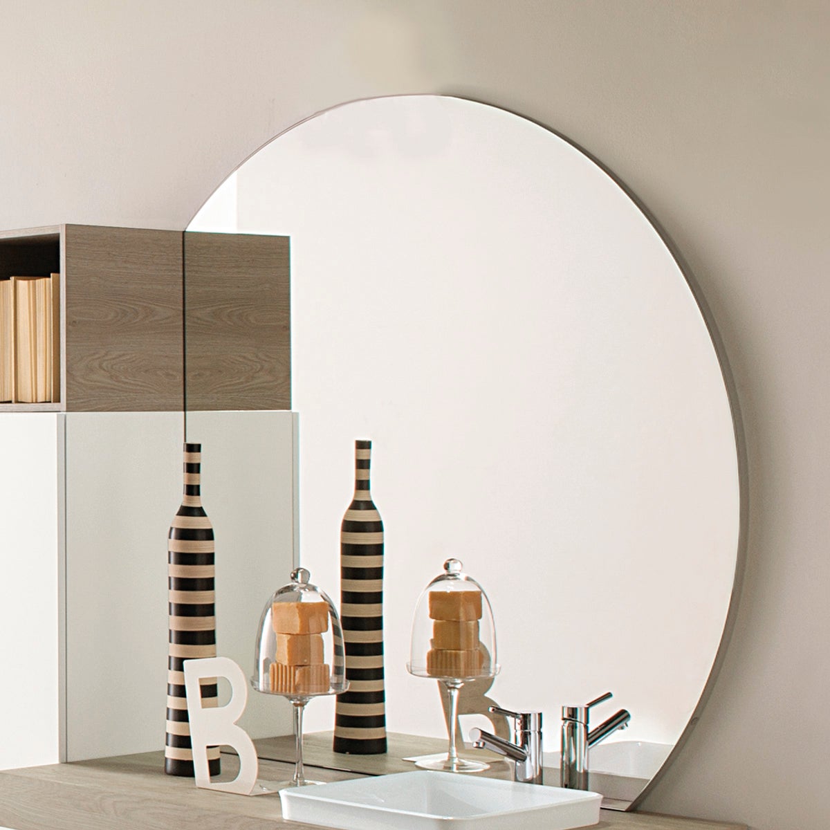 Specchio da parete ovale Ines 121 x 121 cm