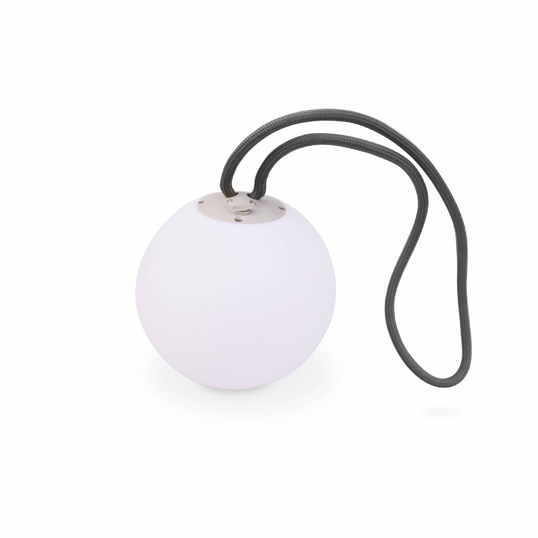 CORDA 20 – Lampe LED sphérique à suspendre. boule lumineuse à accrocher. Ø  20cm. rechargeable