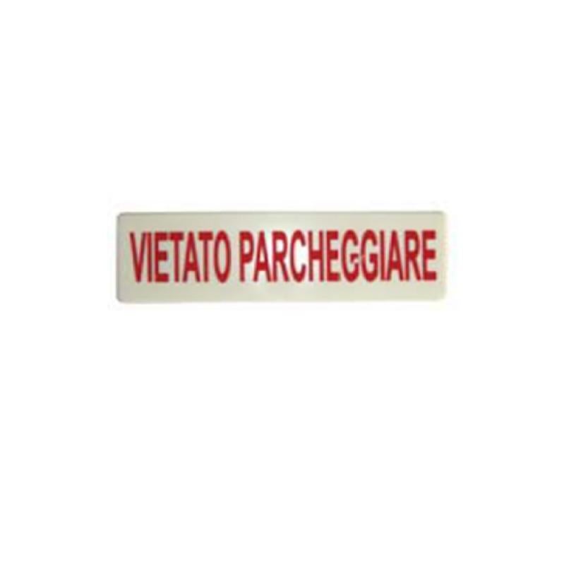 Cartello è vietato parcheggiare fuori dagli spazi delimitati