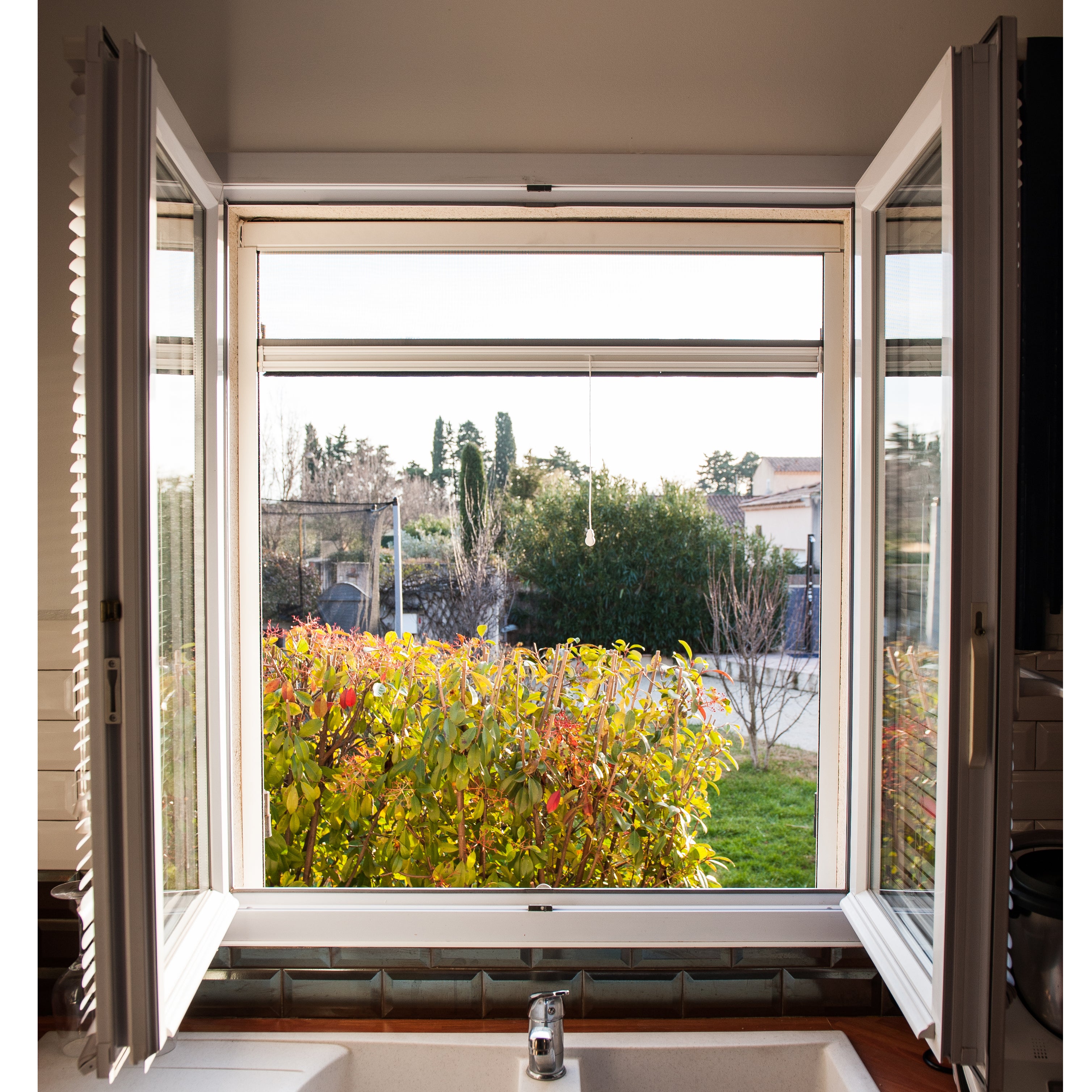 MADECOSTORE Moustiquaire enroulable en alu pour fenêtre - Blanc - L80 x  H130cm