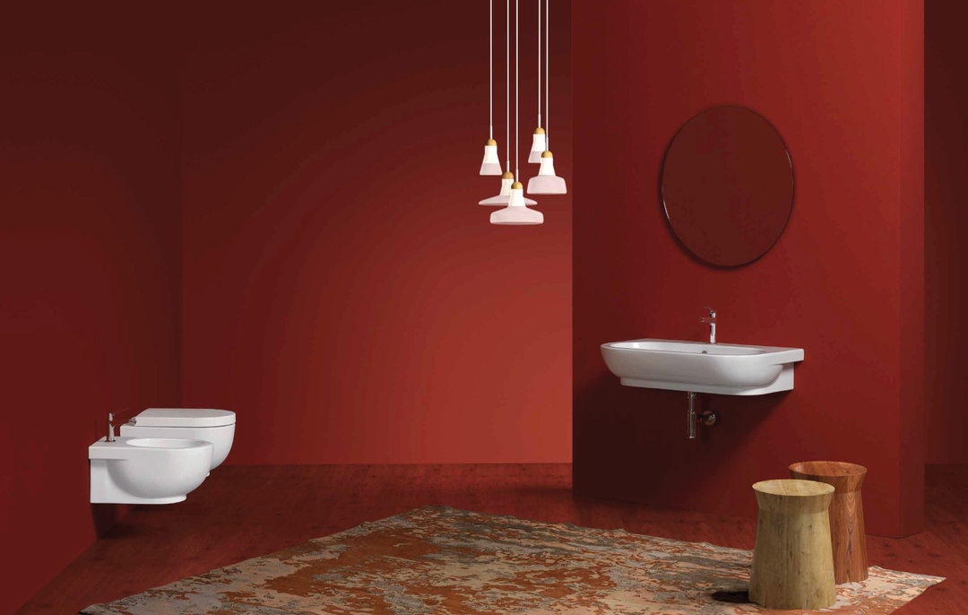 Vaso sospeso bagno accessibile in ceramica bianco copriwc