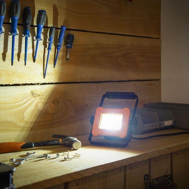Smartwares Luce da Lavoro LED con Staffa 15x19,5x4,5 cm Arancione Smartwares Luce da Lavoro LED con Staffa 15x19,5x4,5 cm Arancione