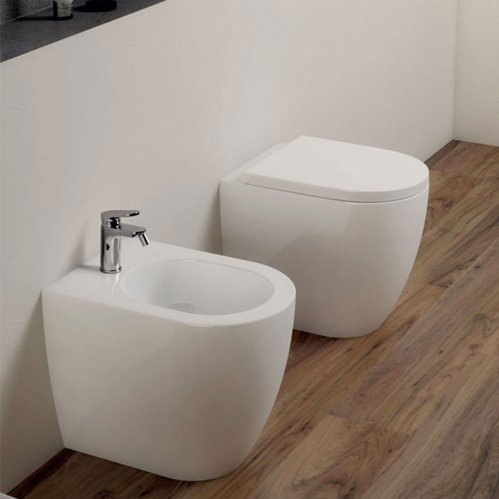 Sanitari a terra filo muro - wc e bidet firmati GiorgyshopGiorgyshop