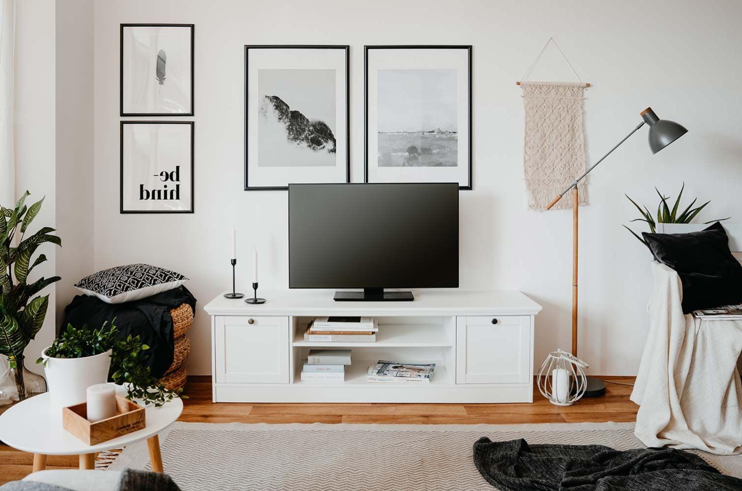 Mobile TV Scandinavo Bianco/Acero 155cm - Credenza Con 2 Ante E Ripiano, Legno Ingegnerizzato - Foto 2