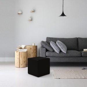 Pouf in velluto nero con piede in ottone Ø 61 x 39 cm